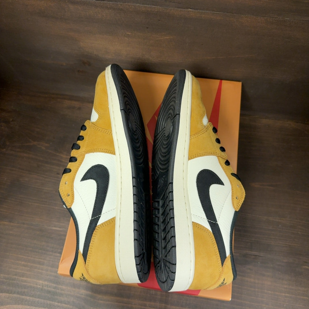 Jordan 1 Low OG Rookie of the Year Size 11 (Pre-Owned)