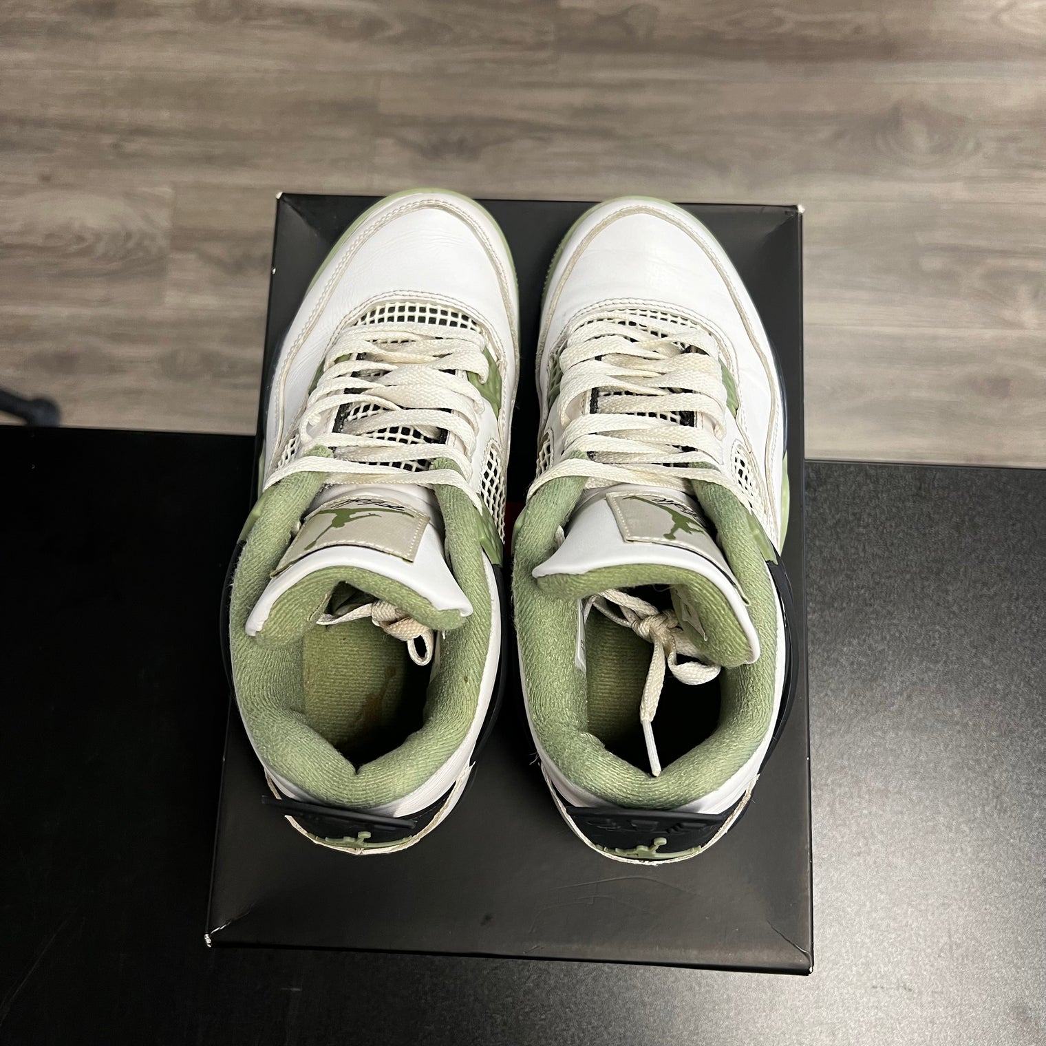 Seafoam Jordan 4 (USED)