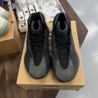 Onyx Yeezy QNTM (USED)
