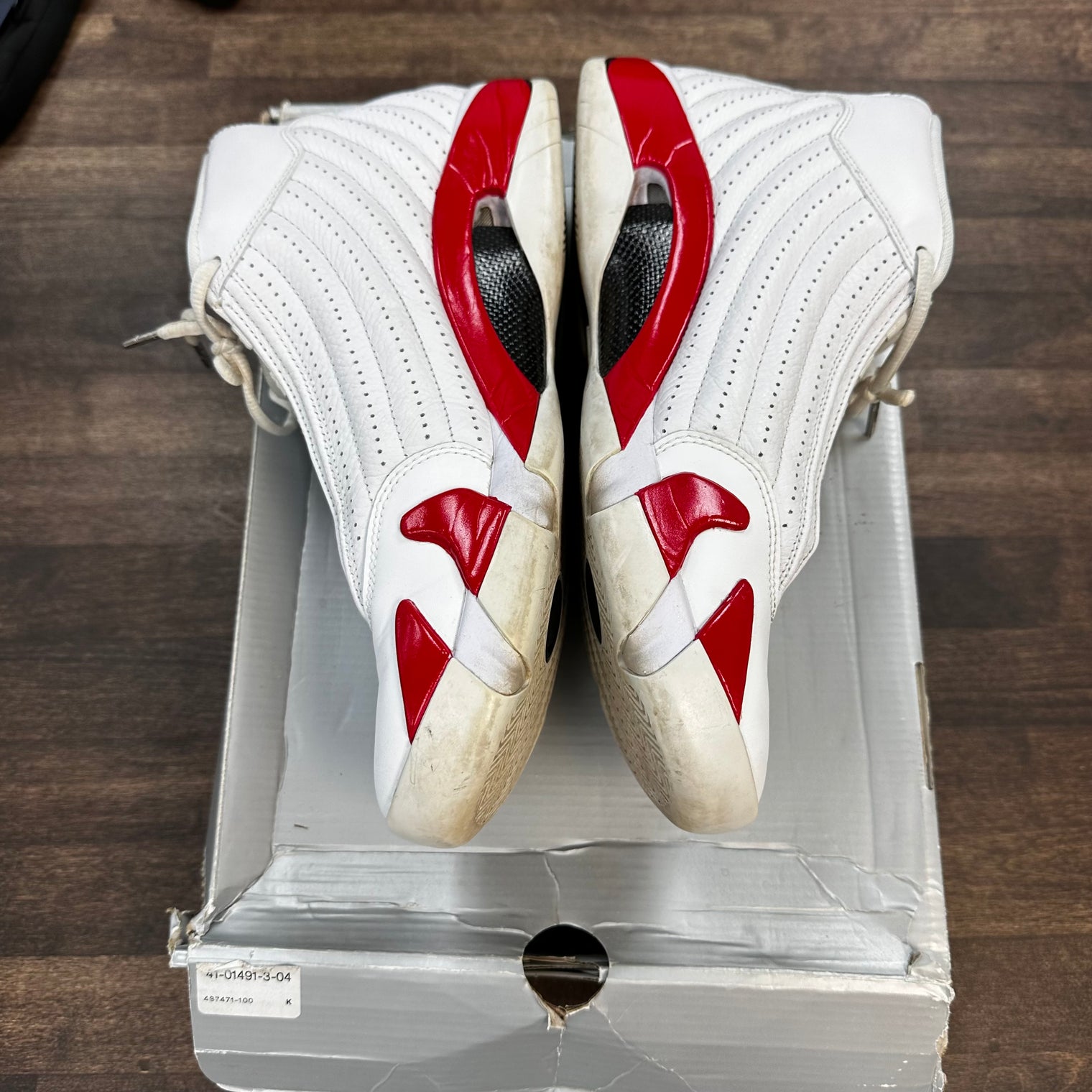 Candy Cane Rip Hamilton Jordan 14 (USED)