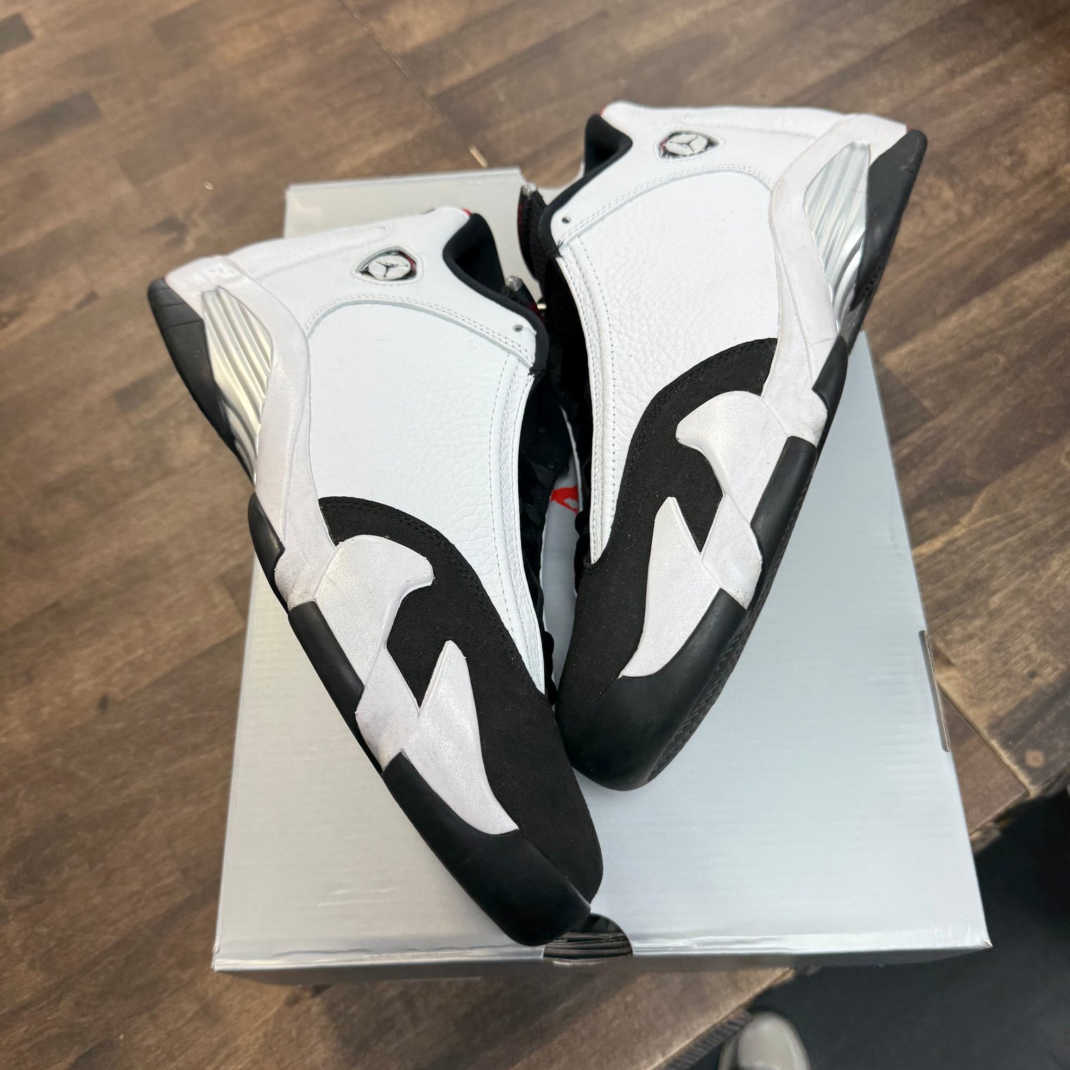 Black Toe Jordan 14 (USED)