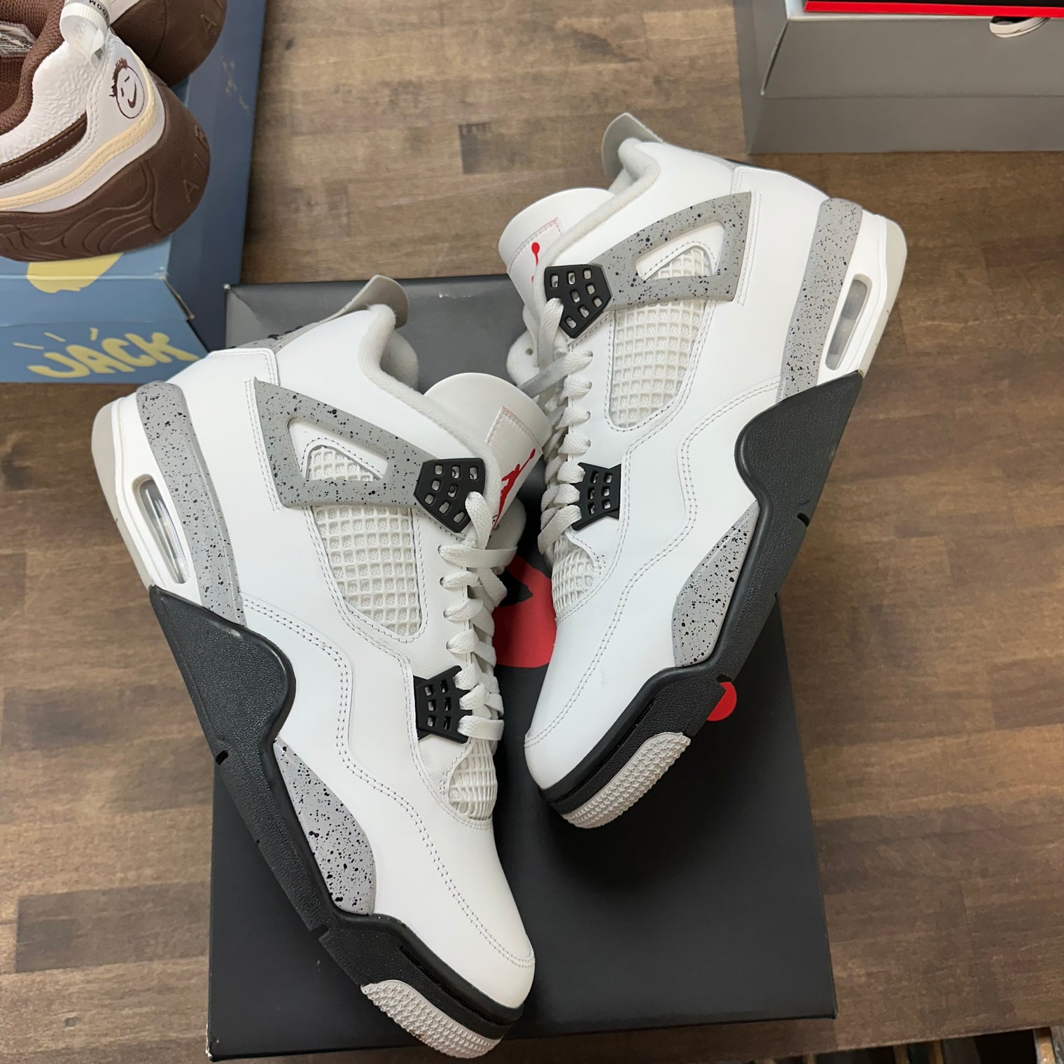 White Cement Jordan 4 (2025) (USED)