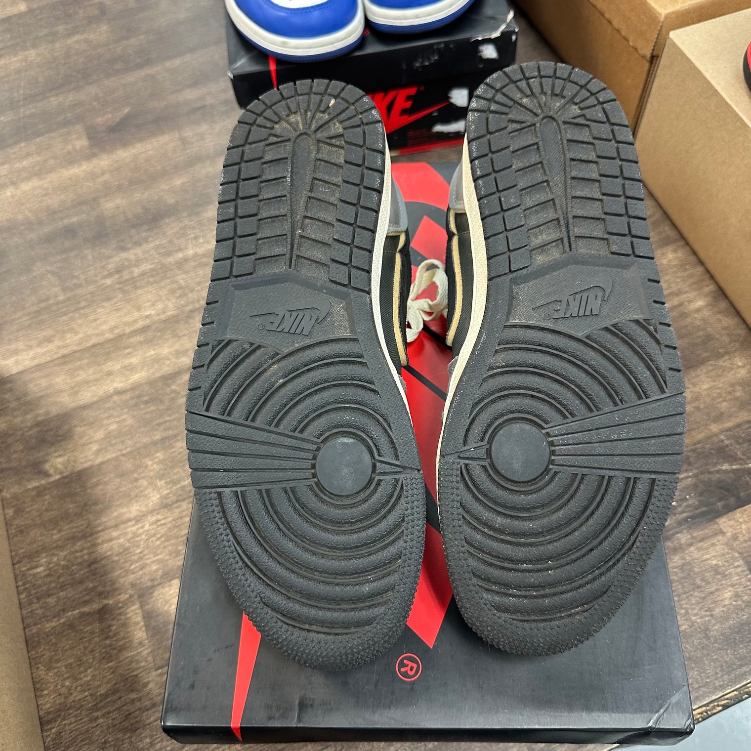 Black Smoke Grey Jordan 1 Low EX (USED)