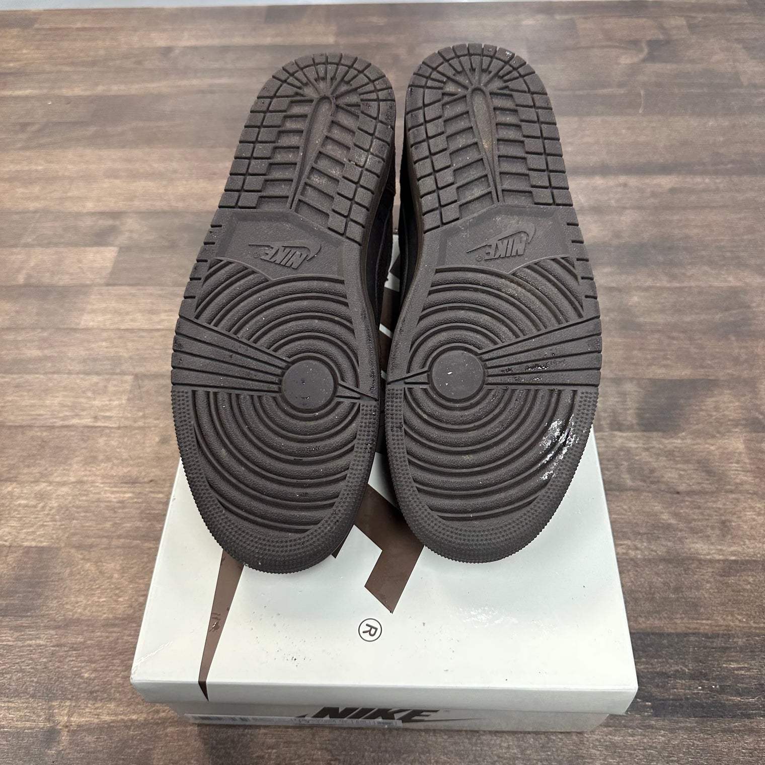 Velvet Travis Scott Jordan 1 Low (USED)