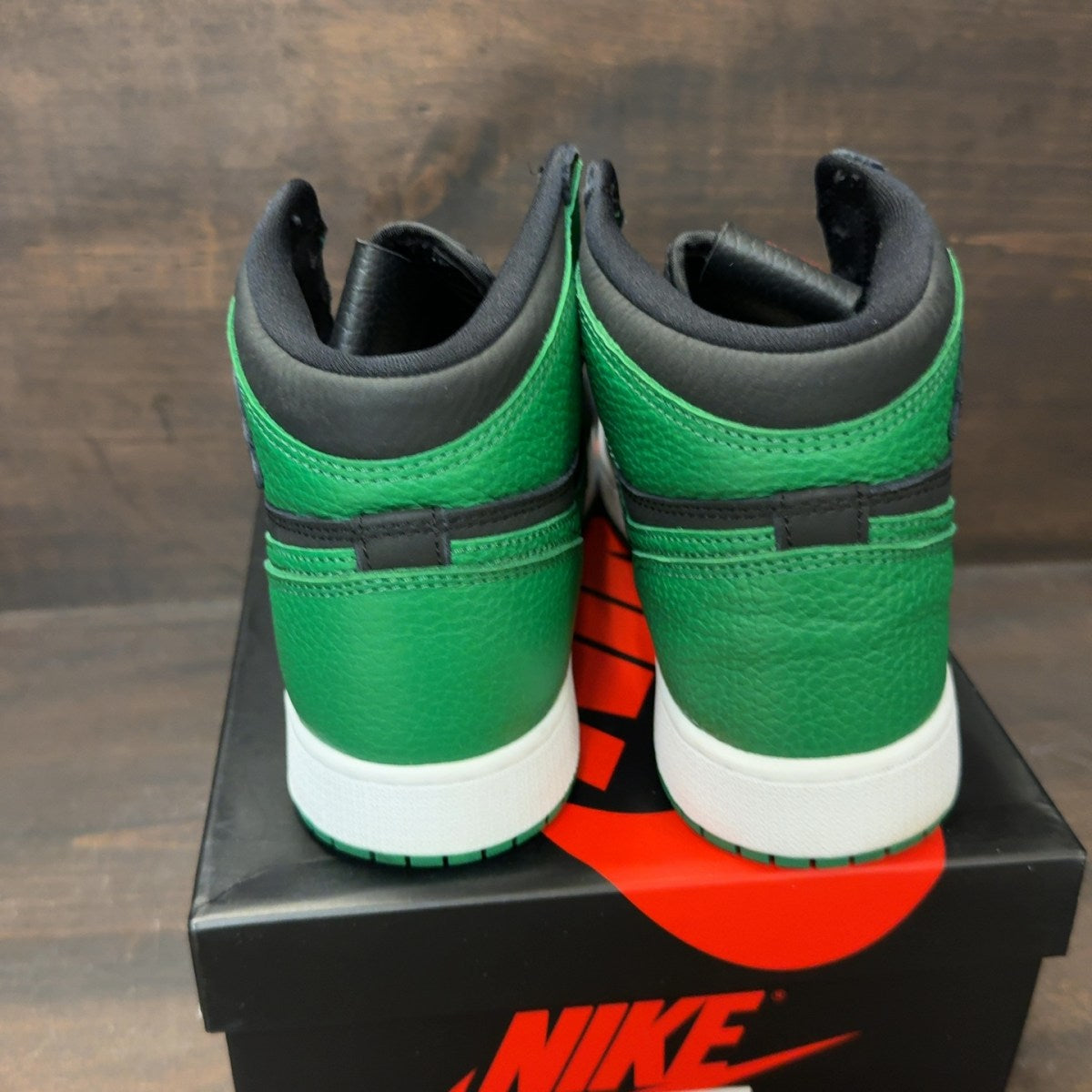 Jordan 1 Retro High Pine Green Black (GS) - Image 4