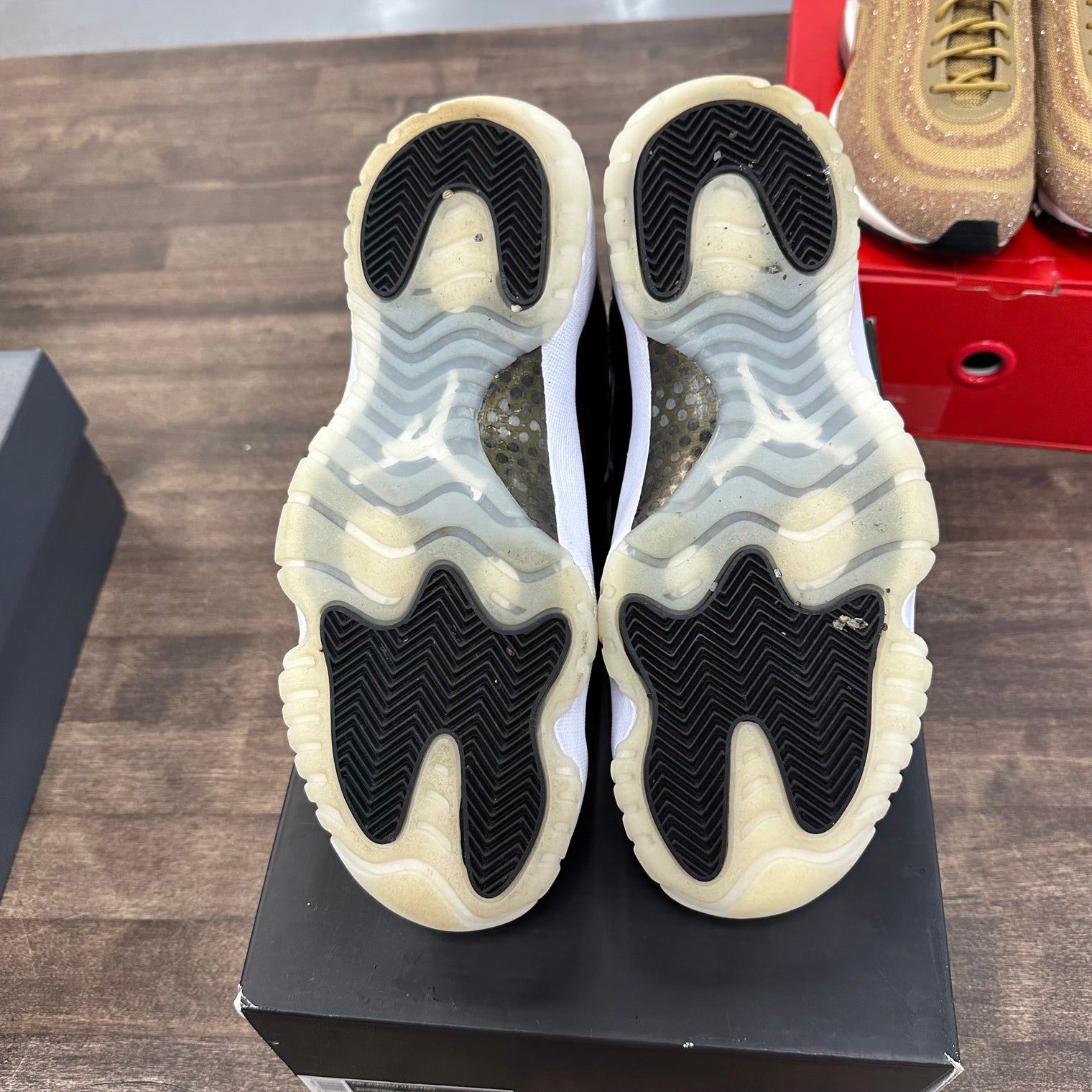 Gratitude Jordan 11 Retro (USED)