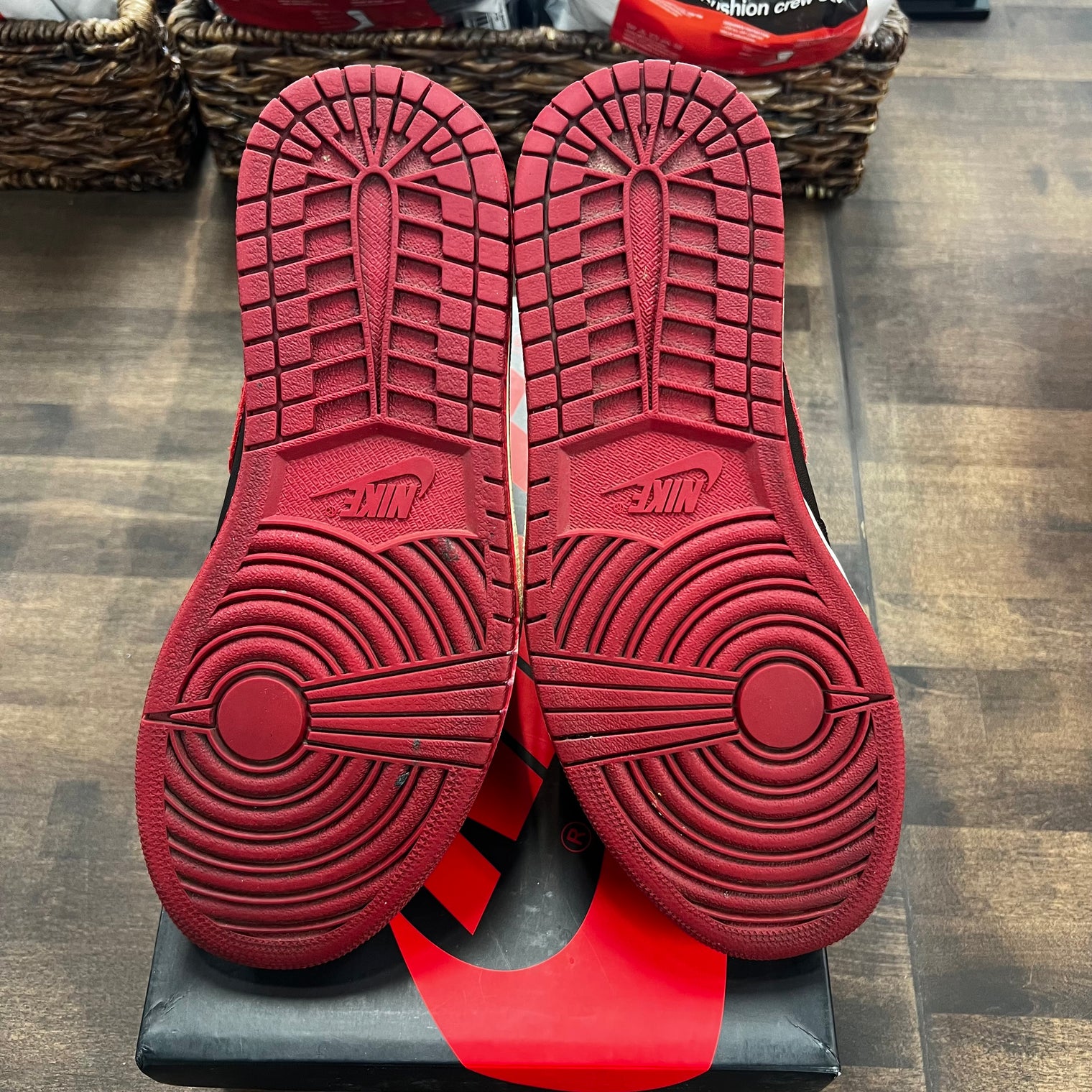 Banned Jordan 1 Retro High OG (USED)