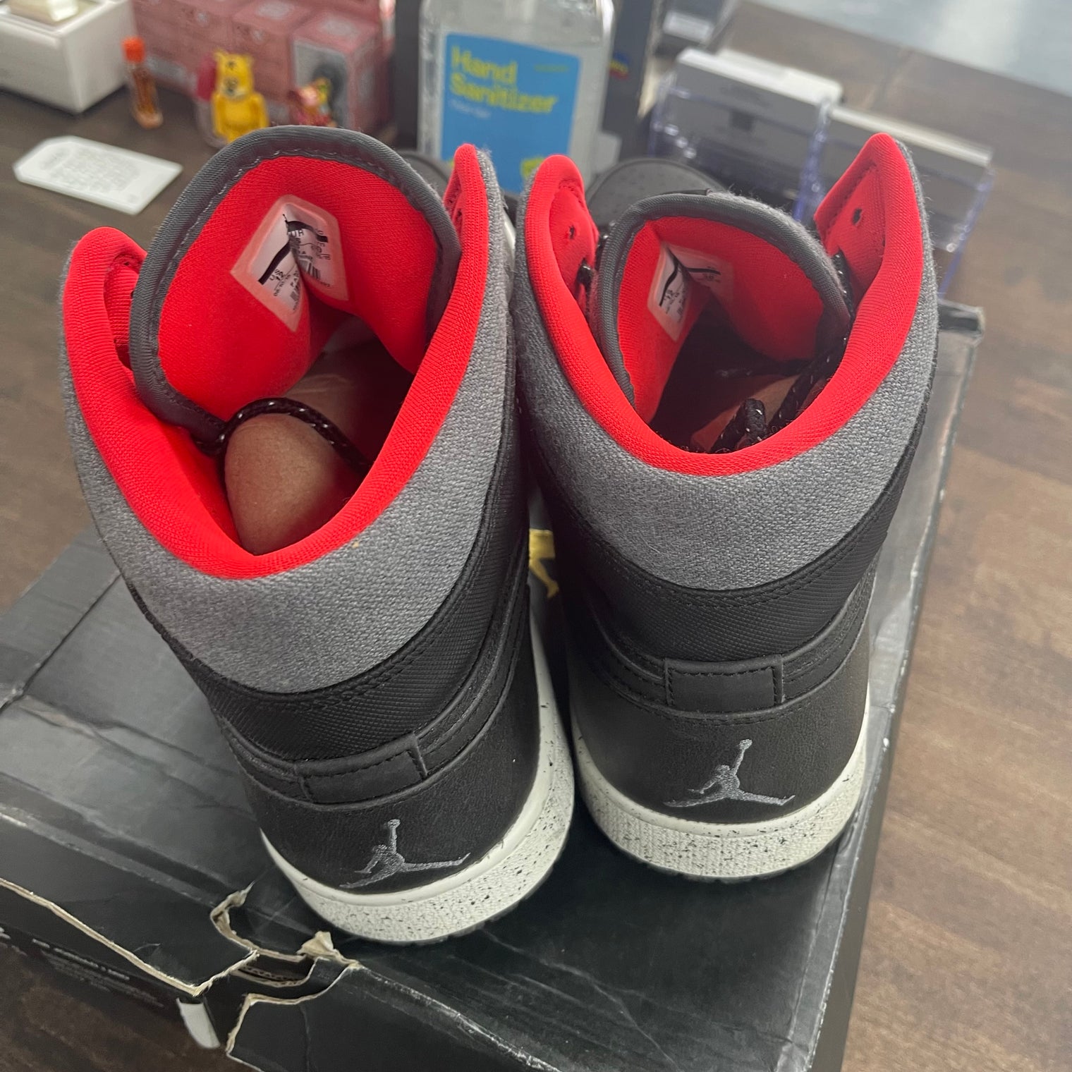 Holiday Jordan 1 Mid (USED)
