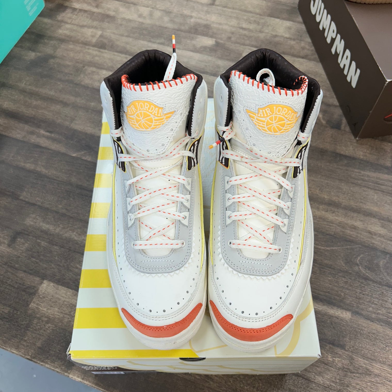 Maison Chateau Rouge Jordan 2 Retro (USED)