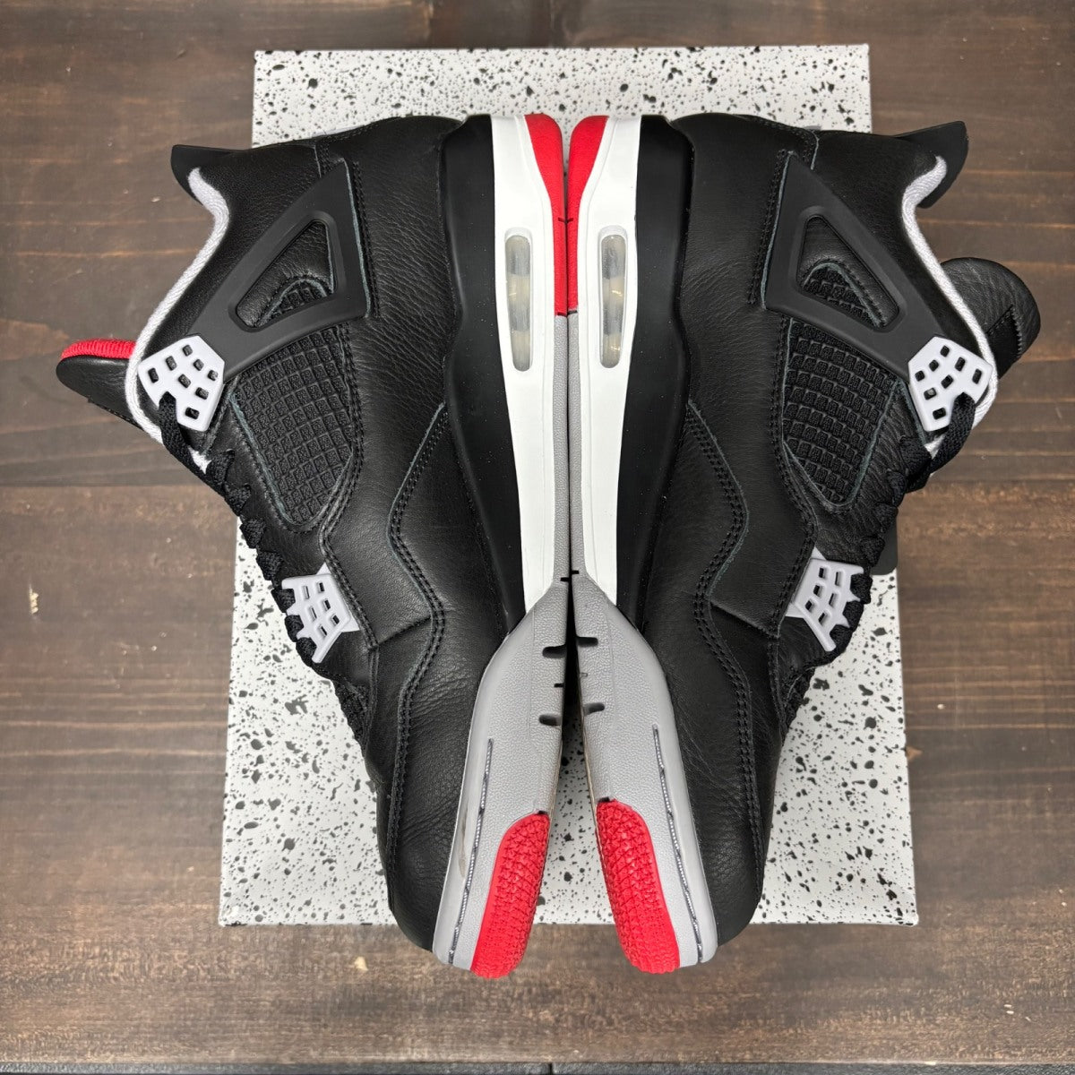 Jordan 4 Retro Bred Reimagined Size 10.5 (Pre-Owned) - Image 4