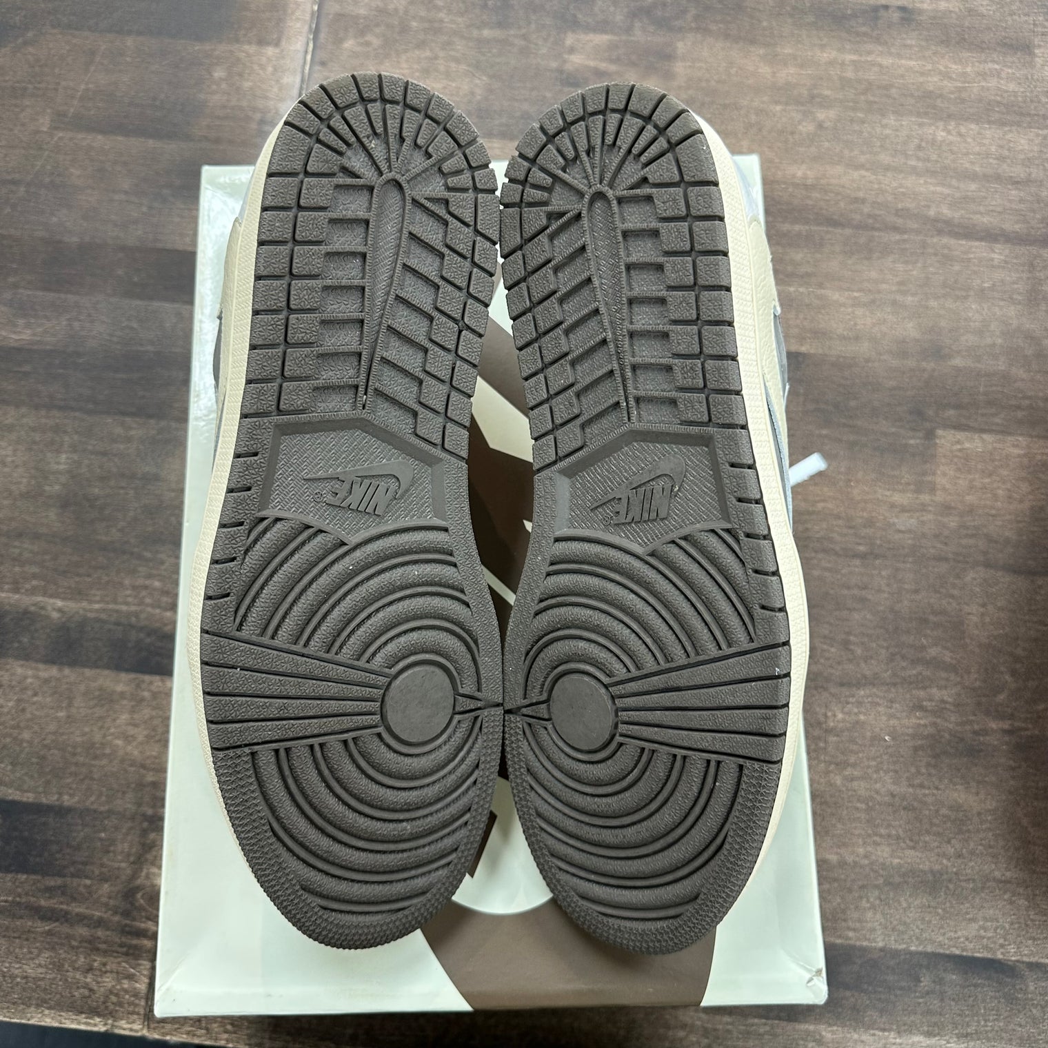 Reverse Mocha Jordan 1 Retro Low OG SP (USED)