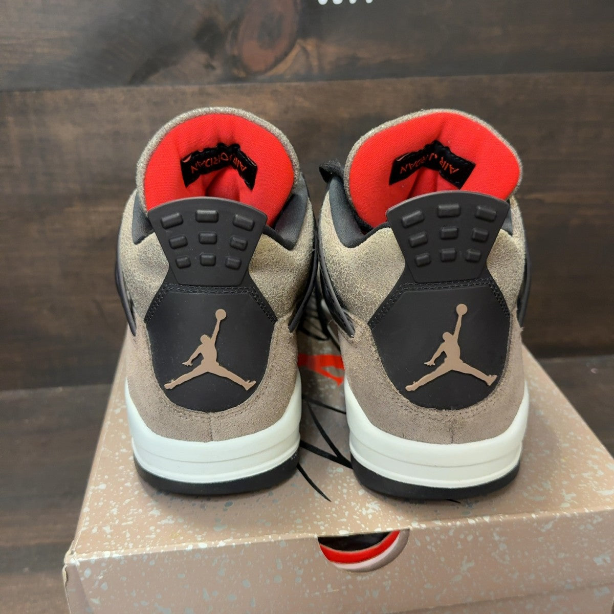 Jordan 4 Retro Taupe Haze Size 9.5 (Pre-Owned)
