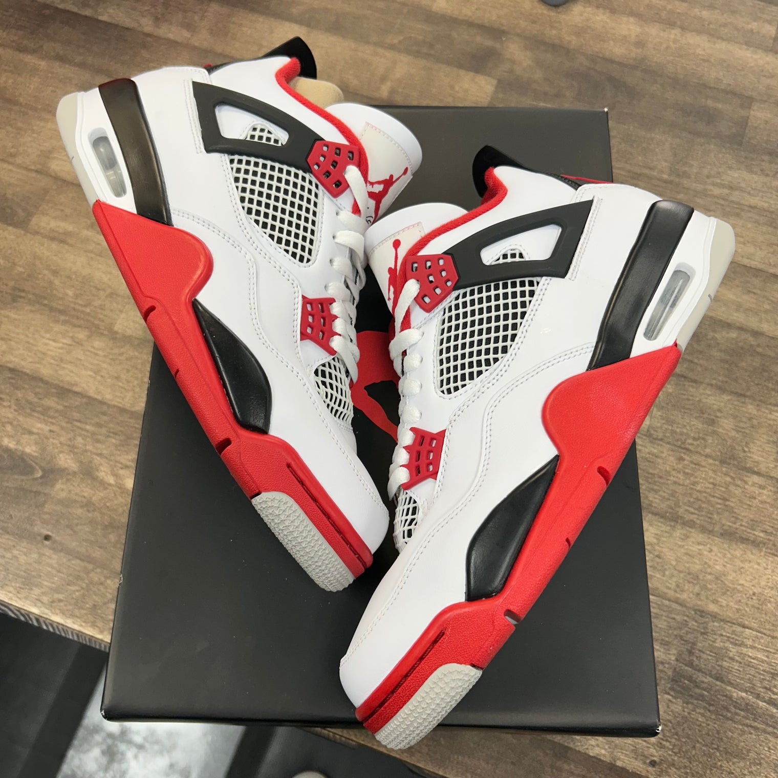 Fire Red Jordan 4 Retro (2020) (USED)