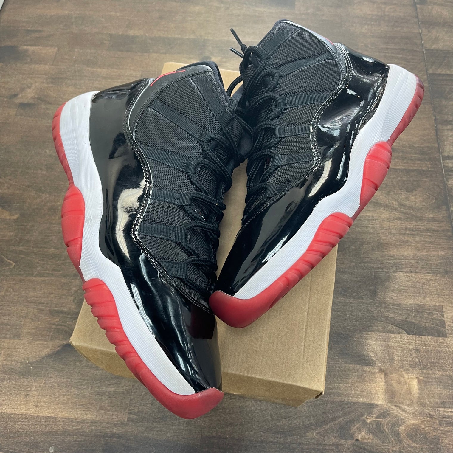 Bred Jordan 11 (2019) (USED,No Box)