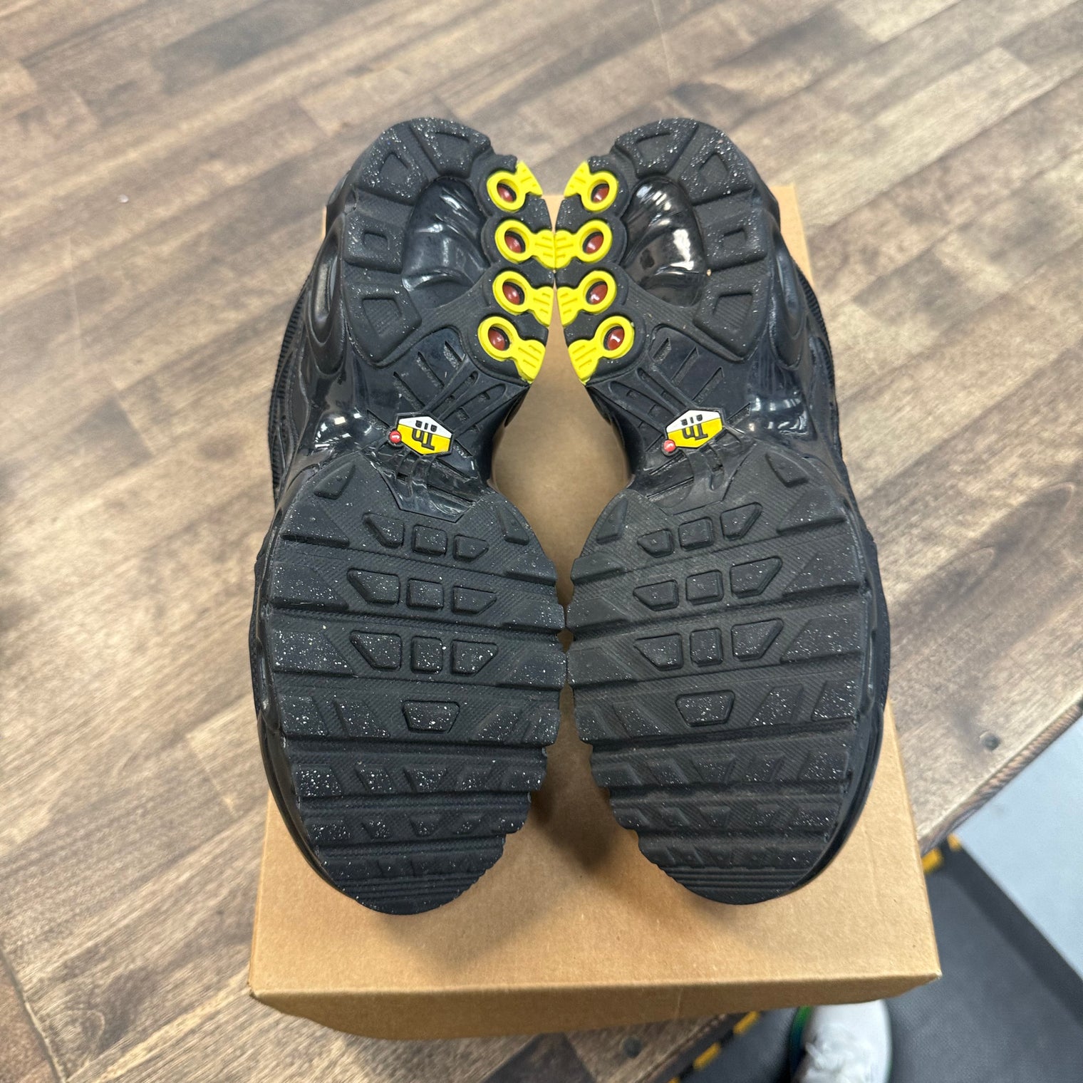 Triple Black Nike Air Max Plus (GS) (USED, No Box)