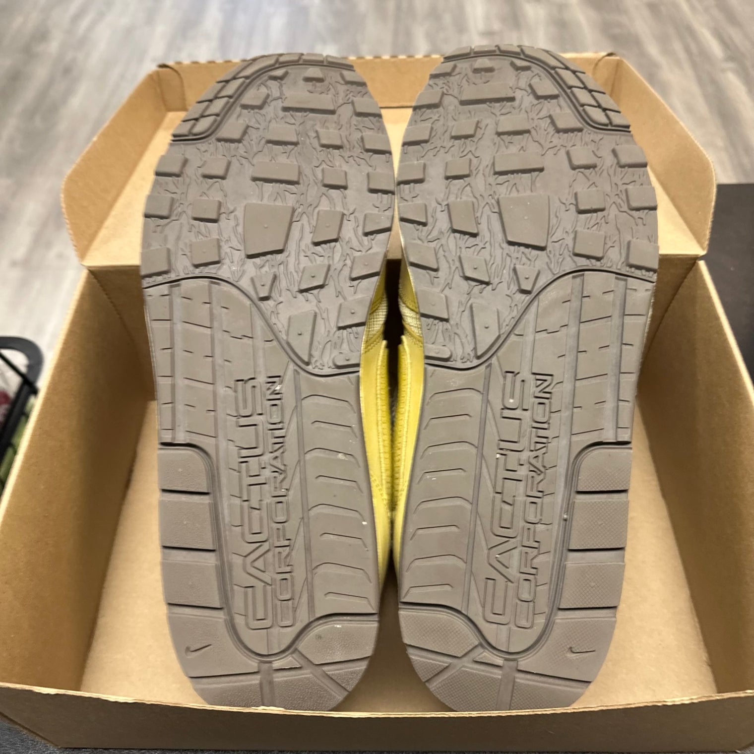 Travis Air Max 1 Saturn (Used;no box)