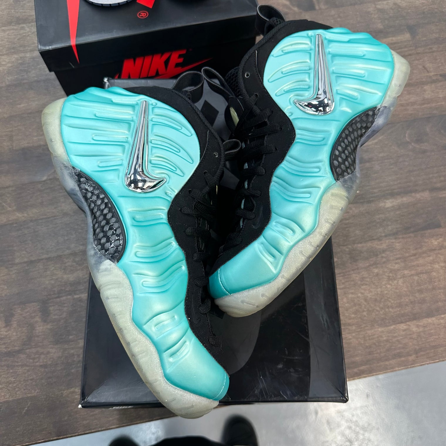 Island Green Foamposite (USED, replacement box)