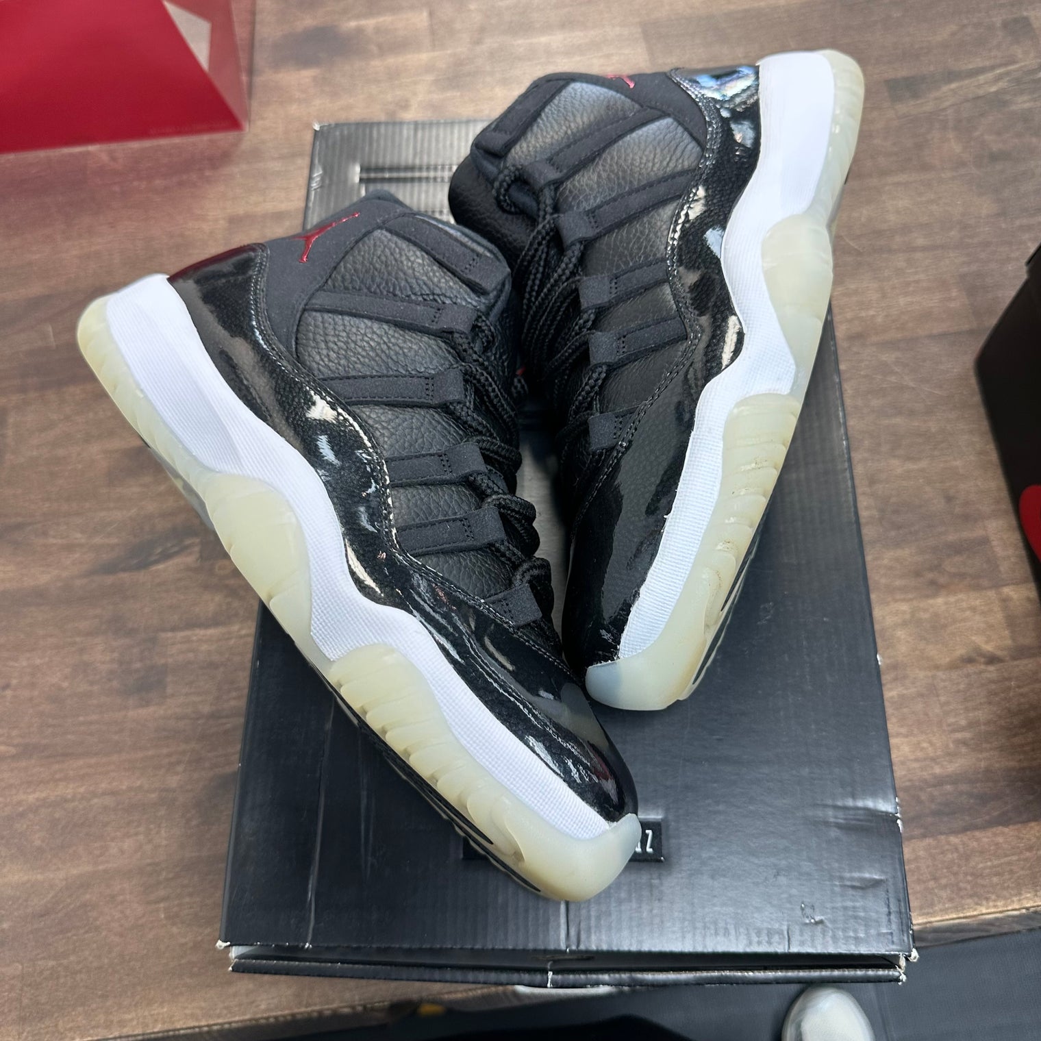 72-10 Jordan 11 (USED)