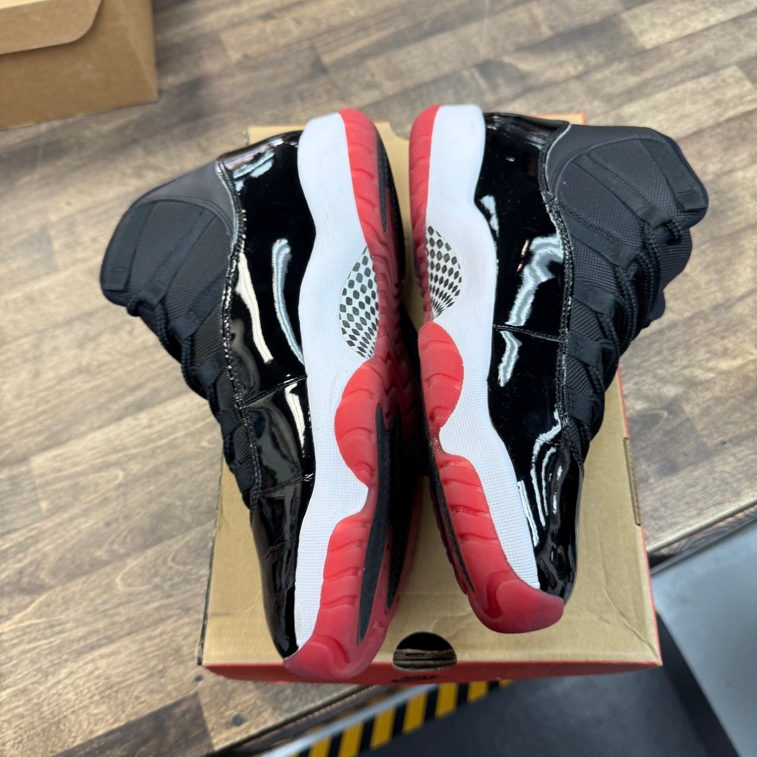 Bred Jordan 11 2019 (USED)
