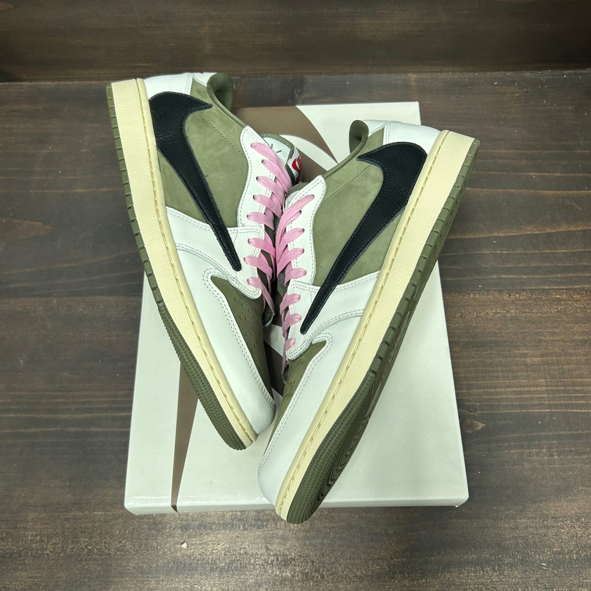 Jordan 1 Retro Low OG SP Travis Scott Medium Olive - Image 2