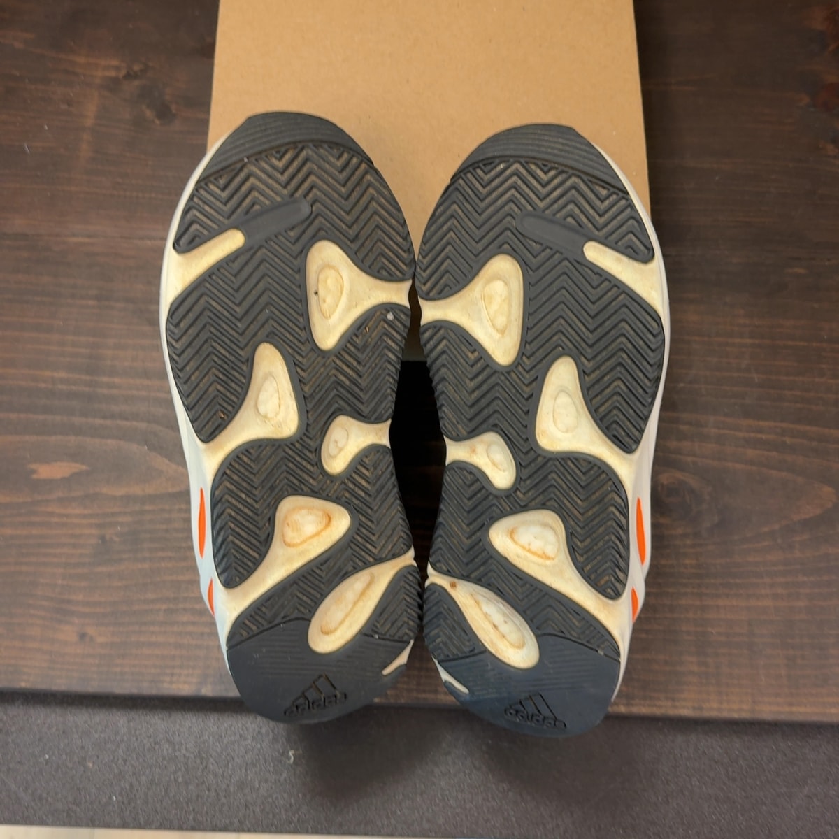 adidas Yeezy Boost 700 Wave Runner Size 8 (Pre-Owned) - Image 7