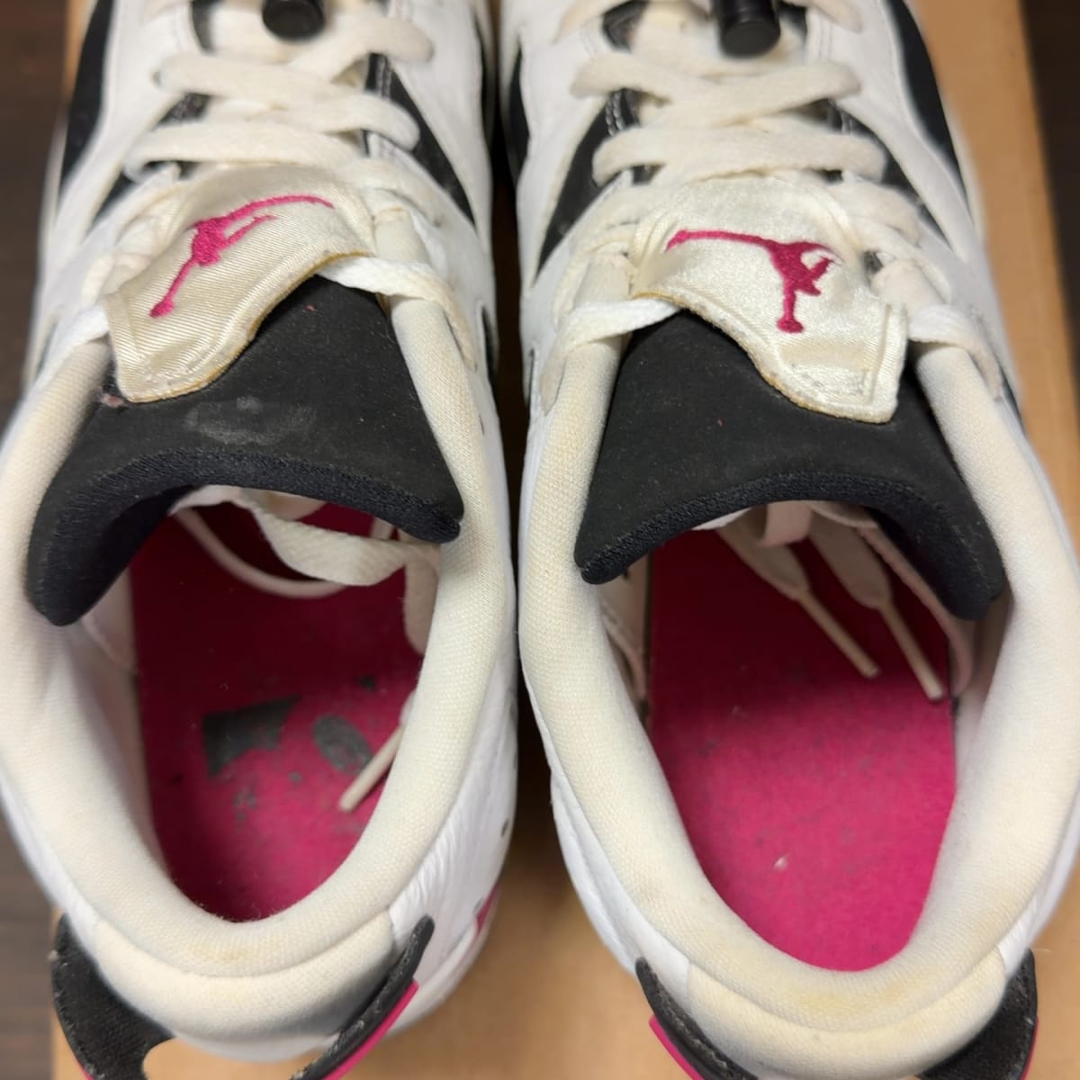 Jordan 6 Retro Low Fuchsia Flash (GS) Size 7Y (Pre-Owned) - aux