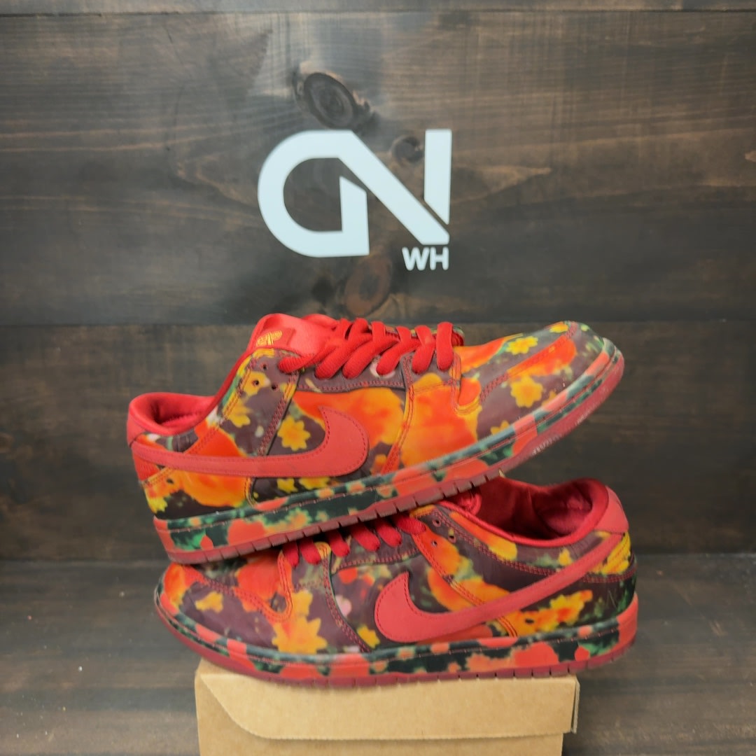 Nike SB Dunk Low The Wizard of Oz Poppy Field Size 11 (Pre-Owned) - Image 1