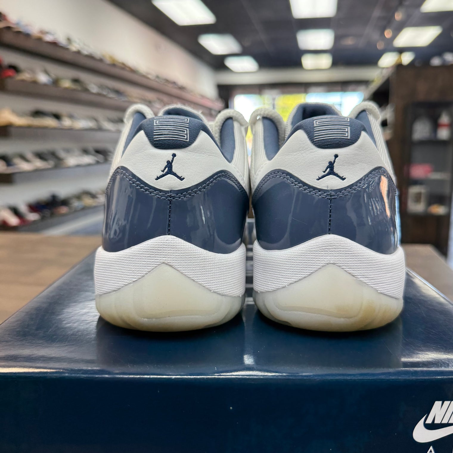 Diffused Blue Jordan 11 Low (USED)