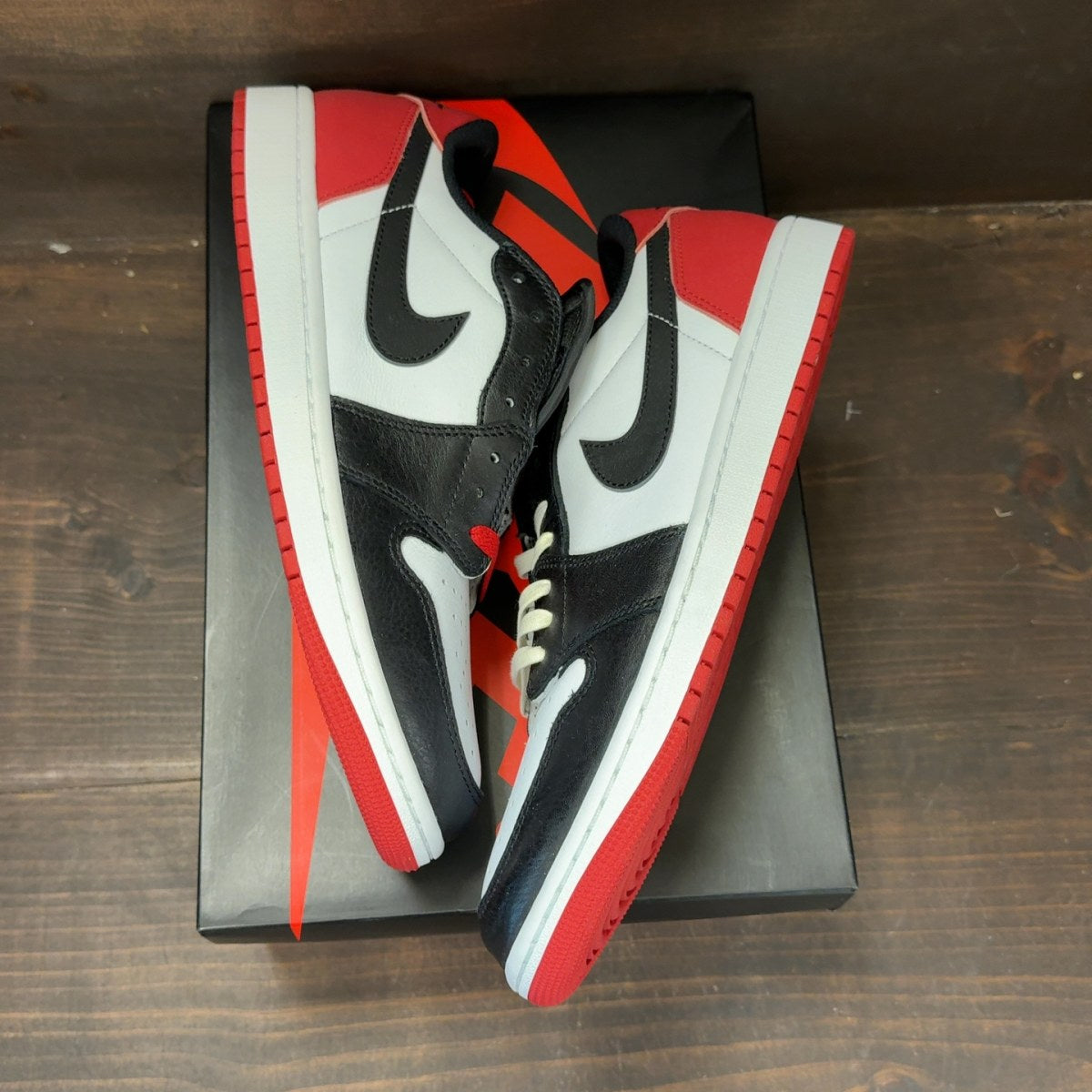 Jordan 1 Retro Low OG Black Toe (2023) - Image 2