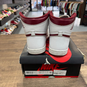 Jordan 1 Retro High '85 OG Metallic Burgundy (US 11) (USED) Size 11 (Pre-Owned) - Image 3