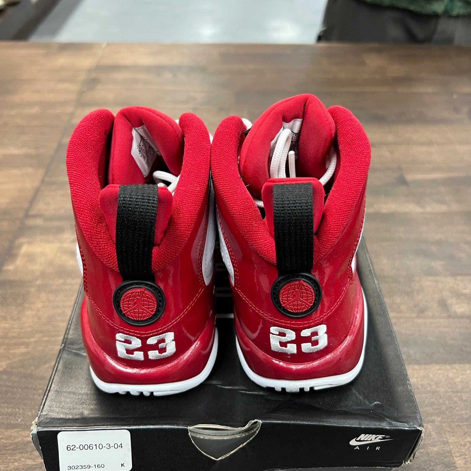 (GS) White Gym Red Jordan 9 (USED)