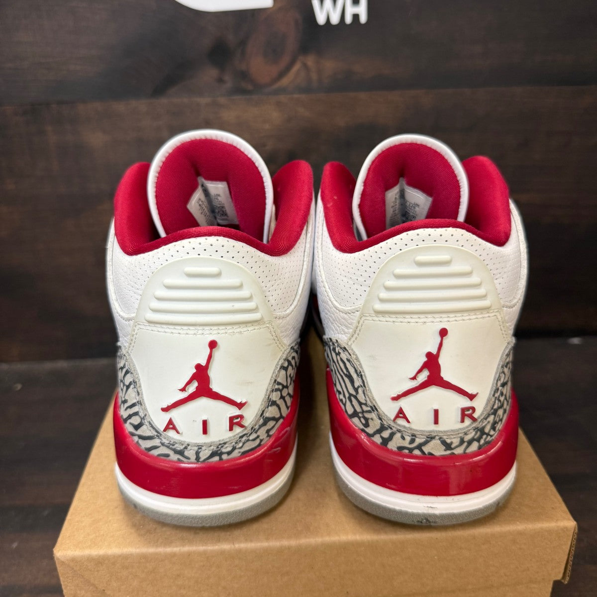 Jordan 3 Retro Cardinal Red Size 11 (Pre-Owned) - Image 4