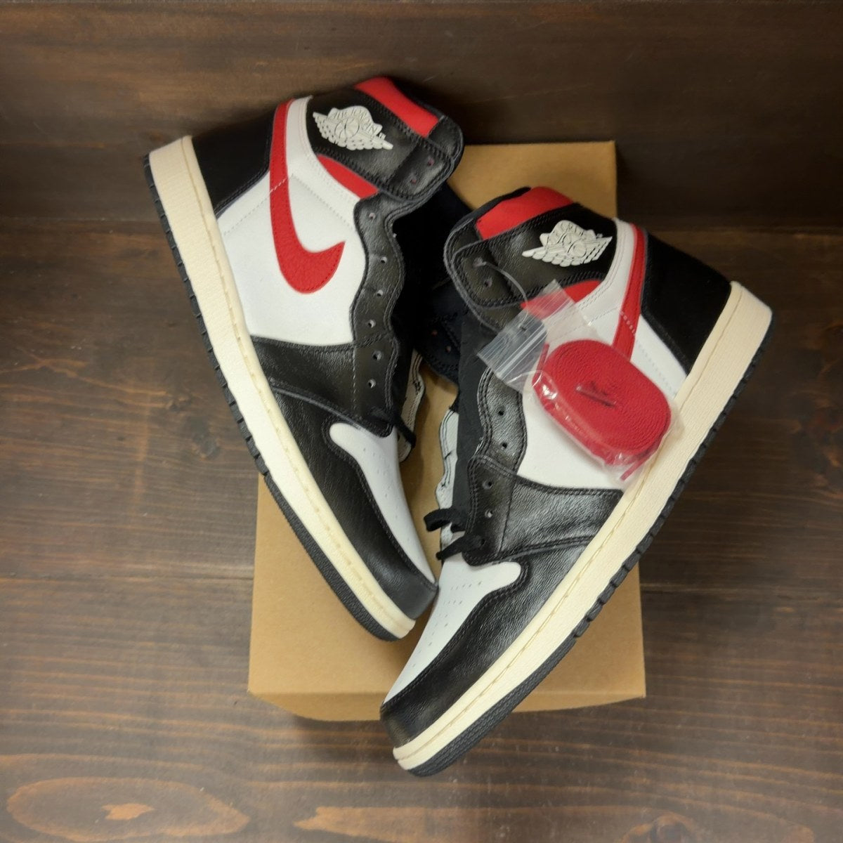 Jordan 1 Retro High Black Gym Red Size 14 - Image 2