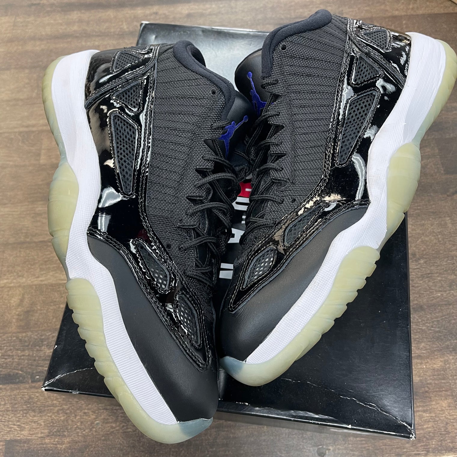Space Jam Jordan 11 Low IE (USED)