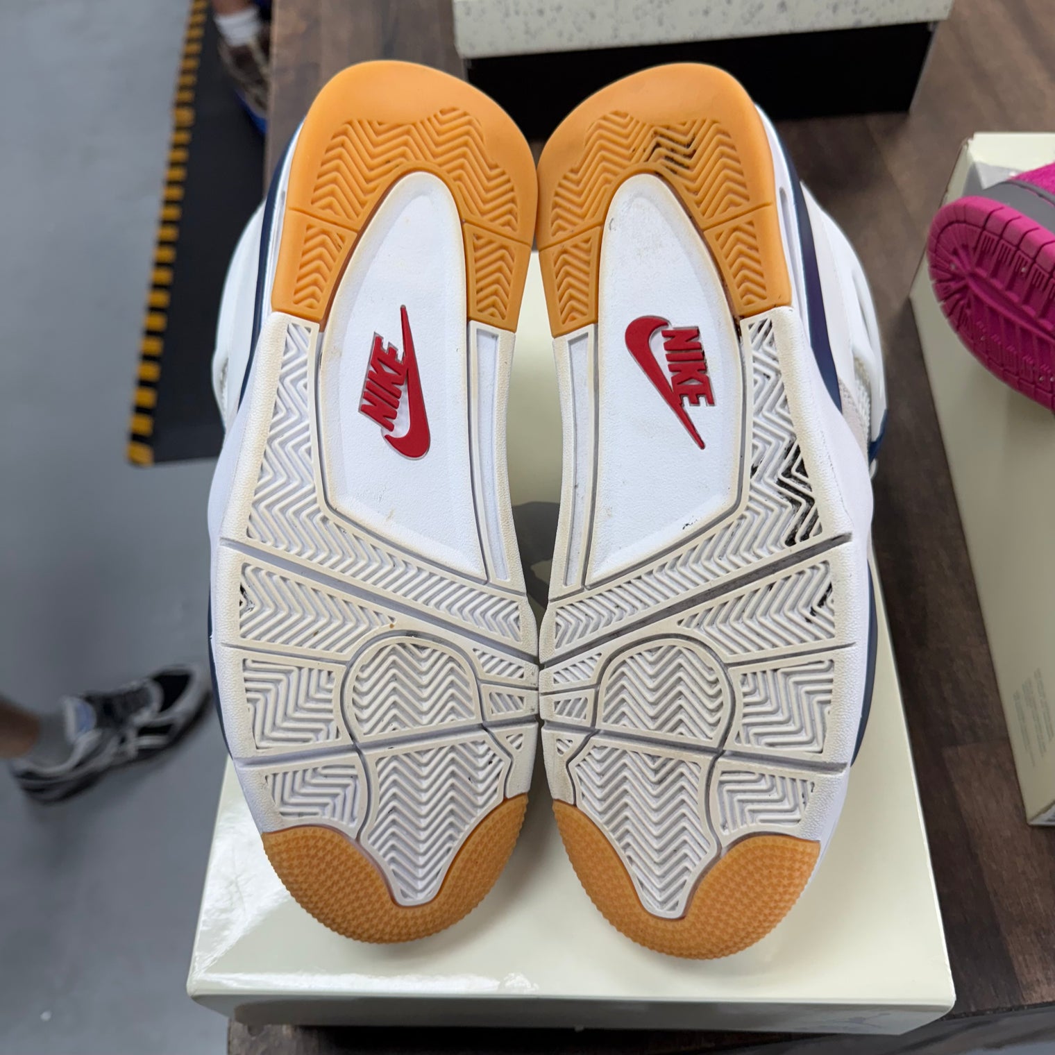 Navy Jordan 4 SB (USED)