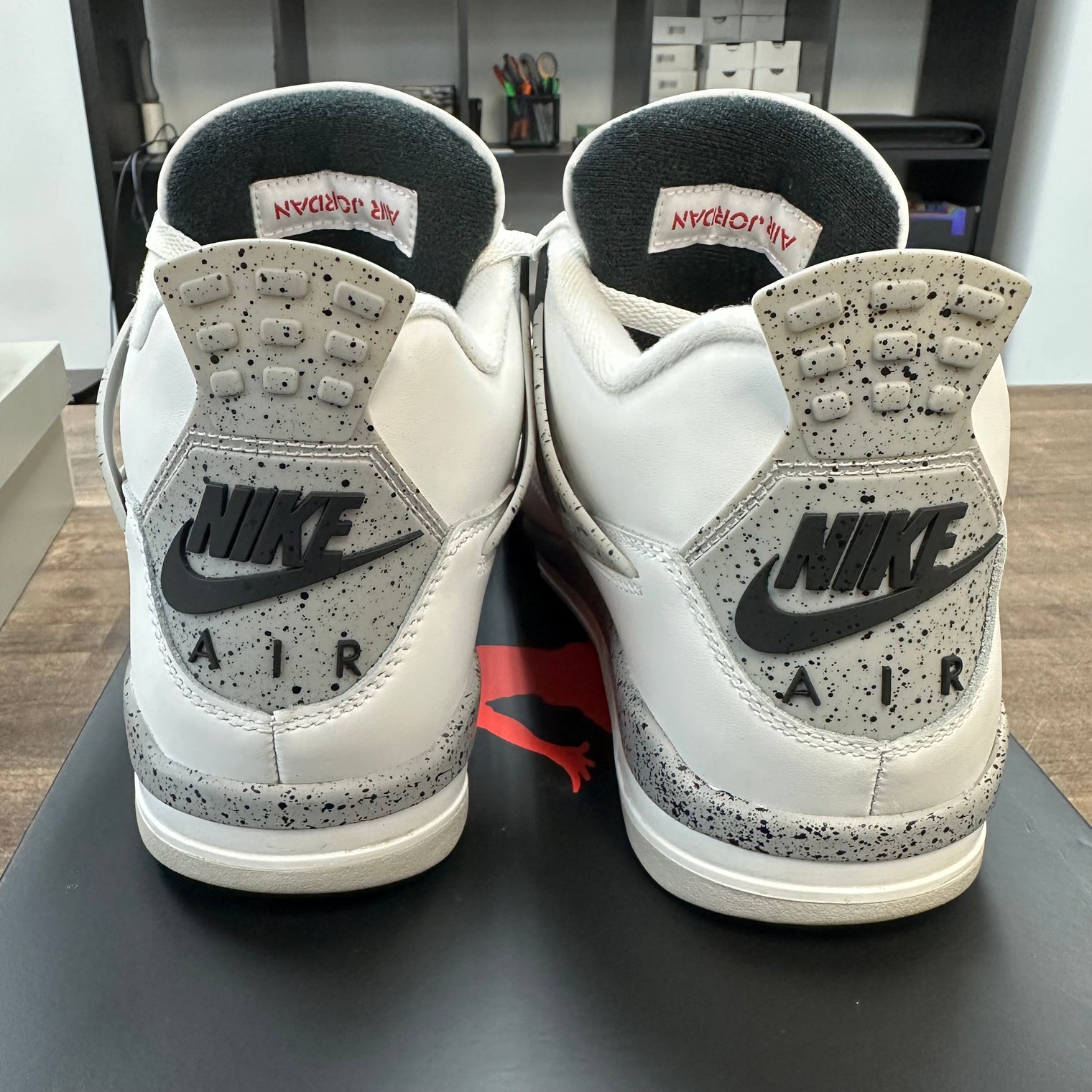 White Cement Jordan 4 2025 (USED)