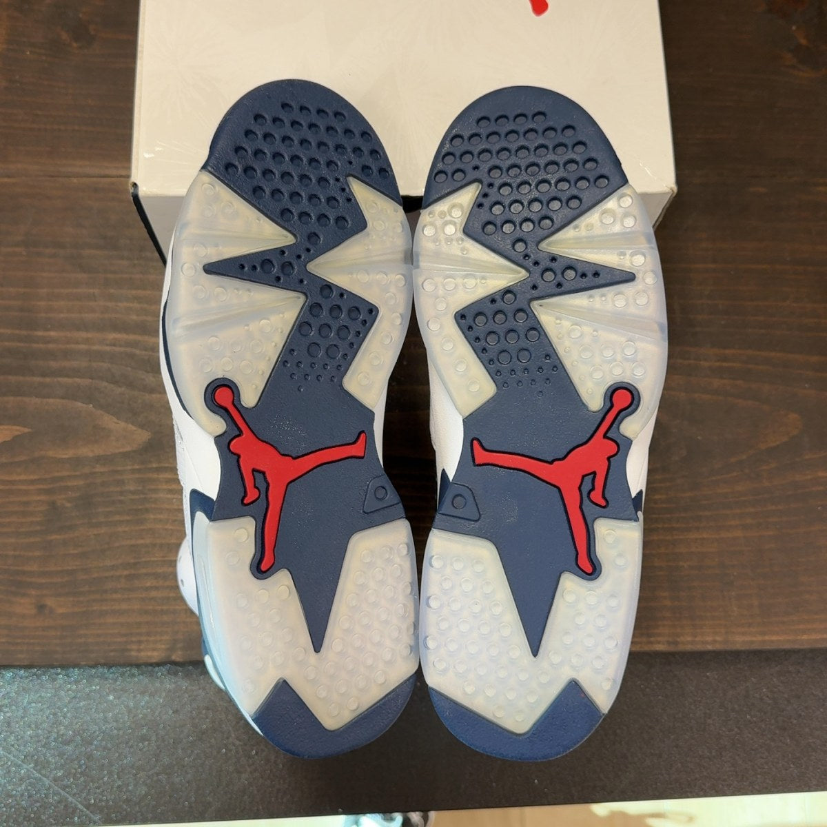 Jordan 6 Retro Olympic (2024) - Image 9