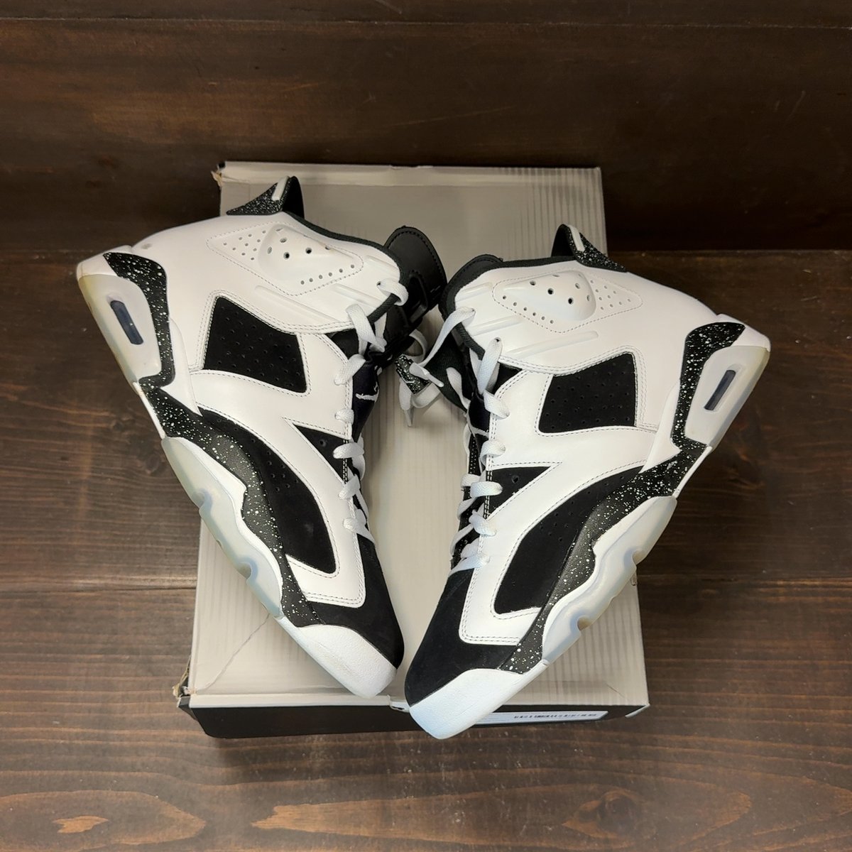 Jordan 6 Retro Oreo (2026) Size 12 (Pre-Owned) - back