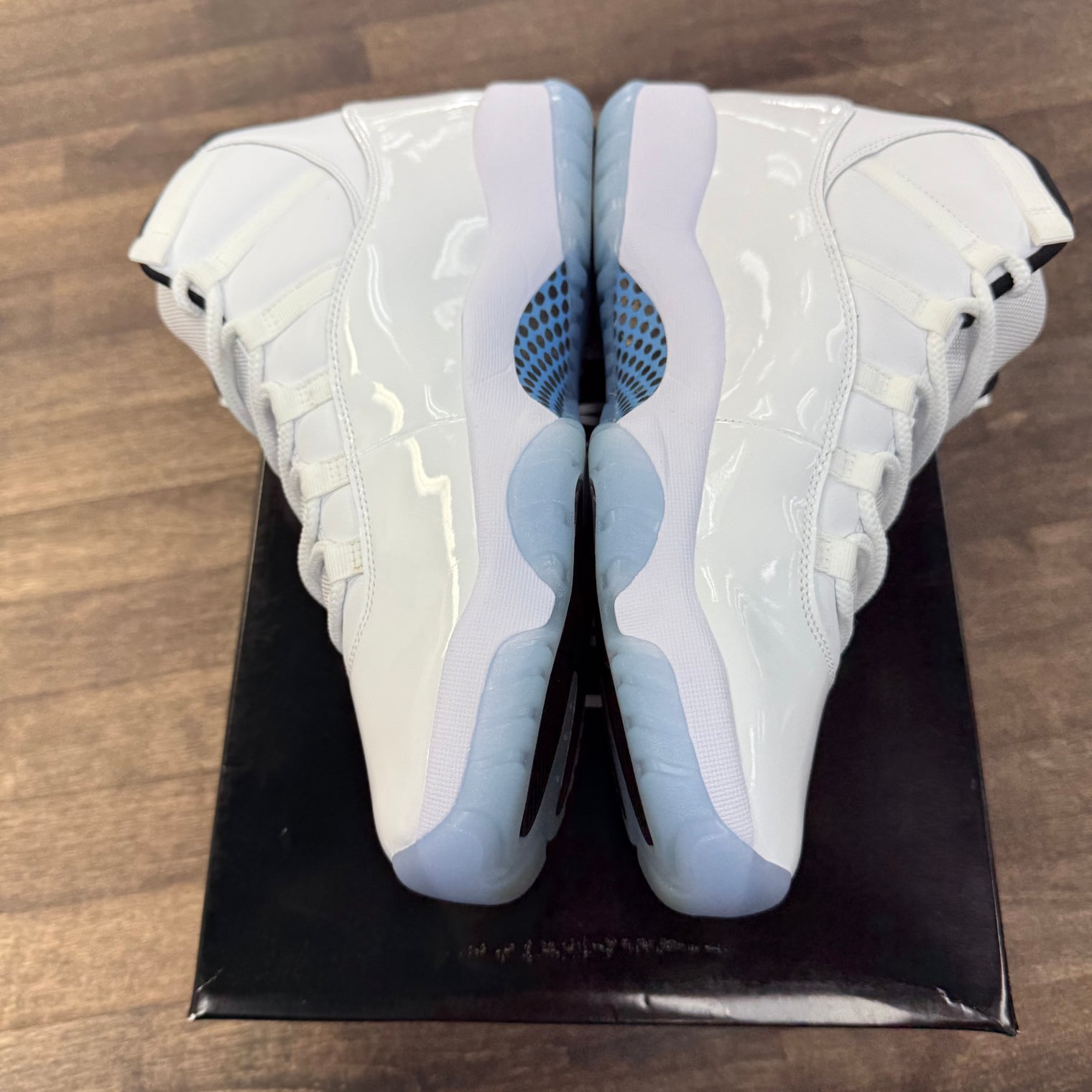 Legend Blue Jordan 11 2024 (USED)