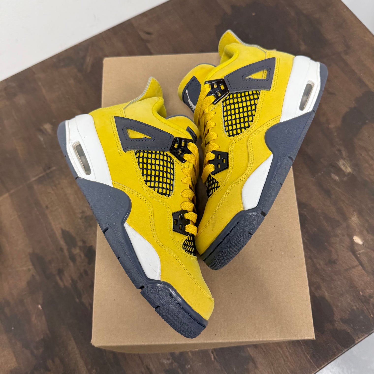 Lightning Jordan 4 Retro (GS) (USED, No Box)