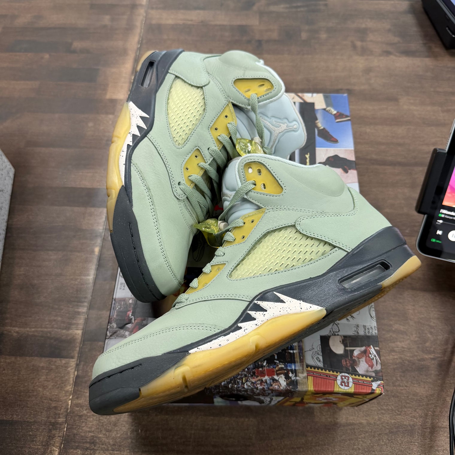 Jade Jordan 5 Retro (USED)