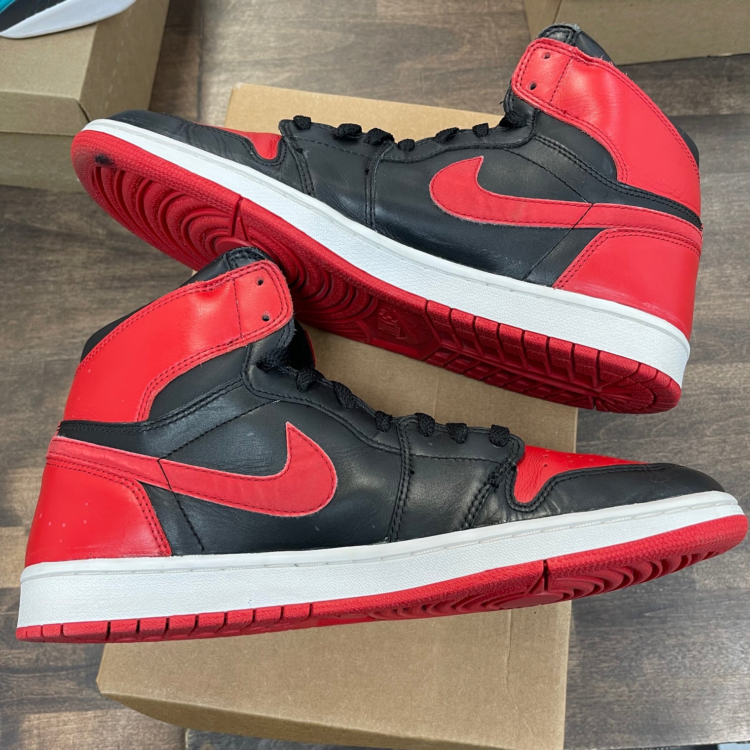 Bred Jordan 1 High 2001 (USED, No Box)