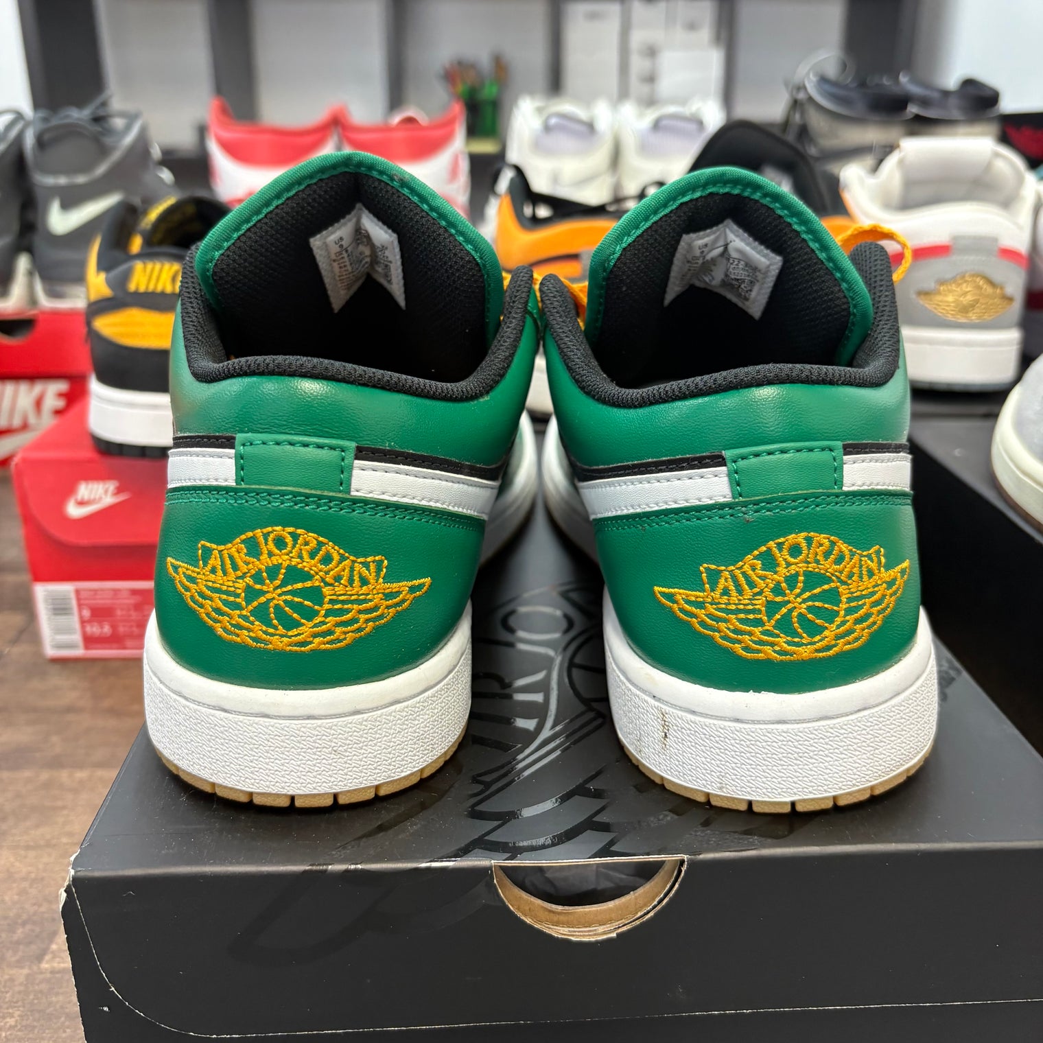 Holiday Special Jordan 1 Low SE (2022) (USED)