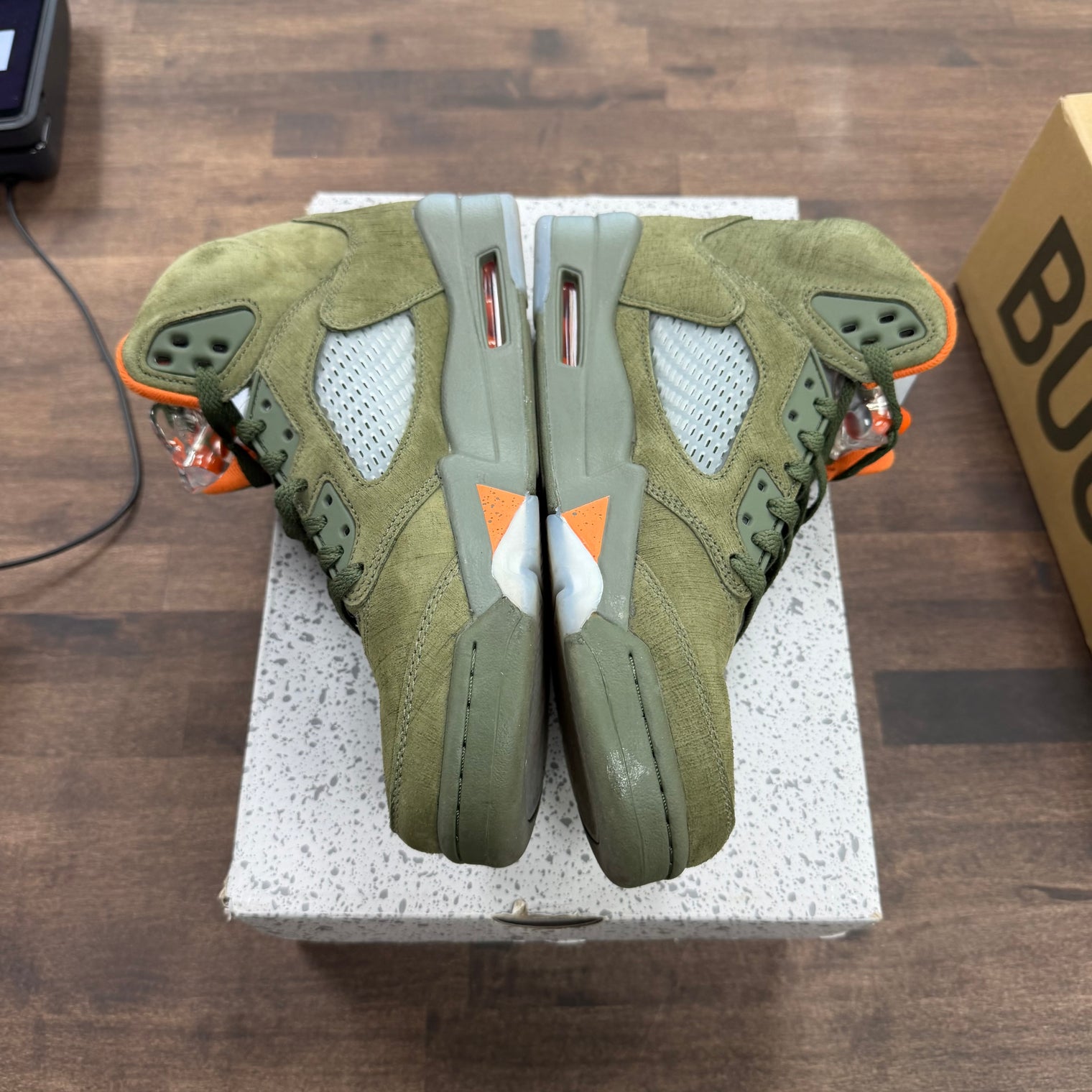 Olive Jordan 5 Retro (USED)
