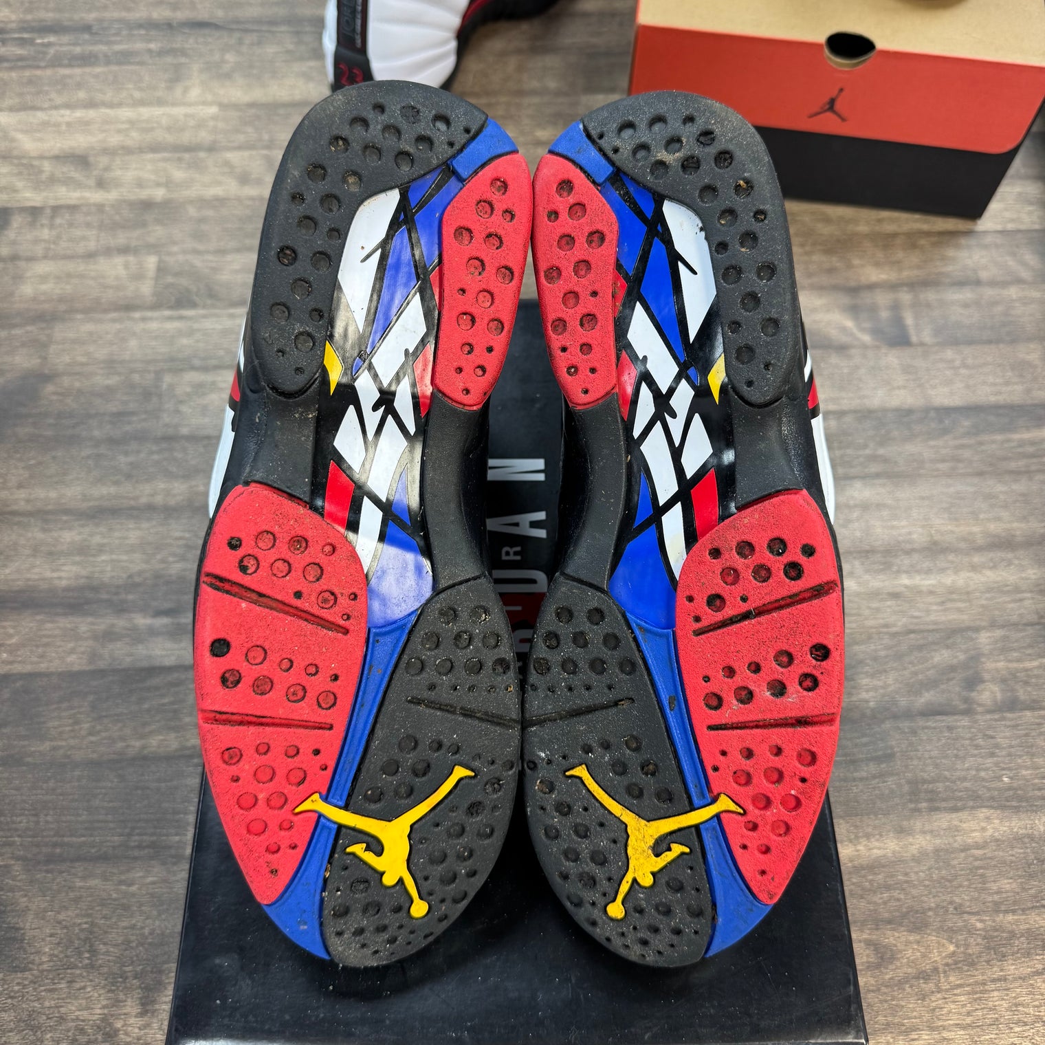 Playoff Jordan 8 Retro (USED)