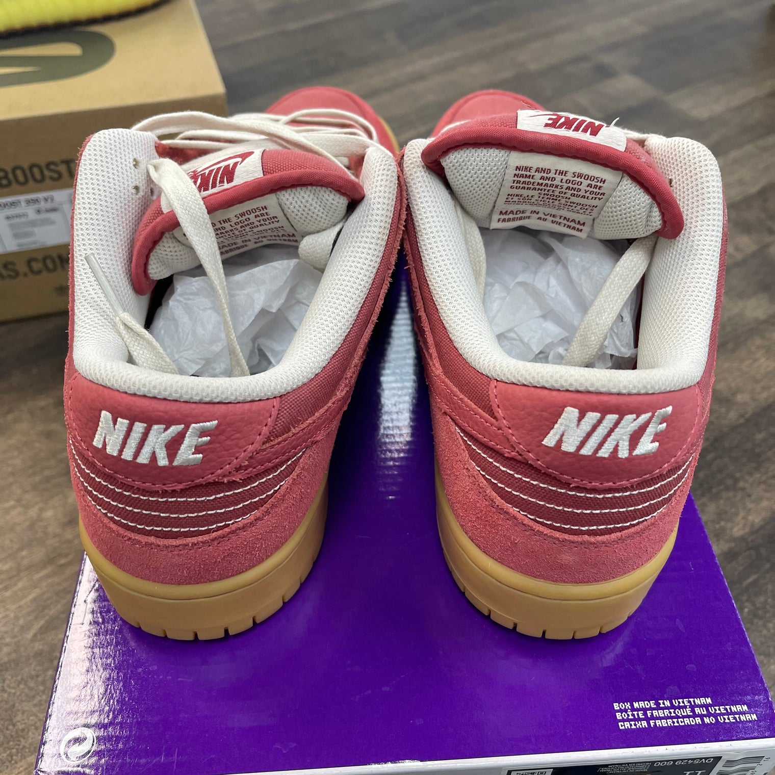 Adobe SB Dunk Low (USED,No Lid)