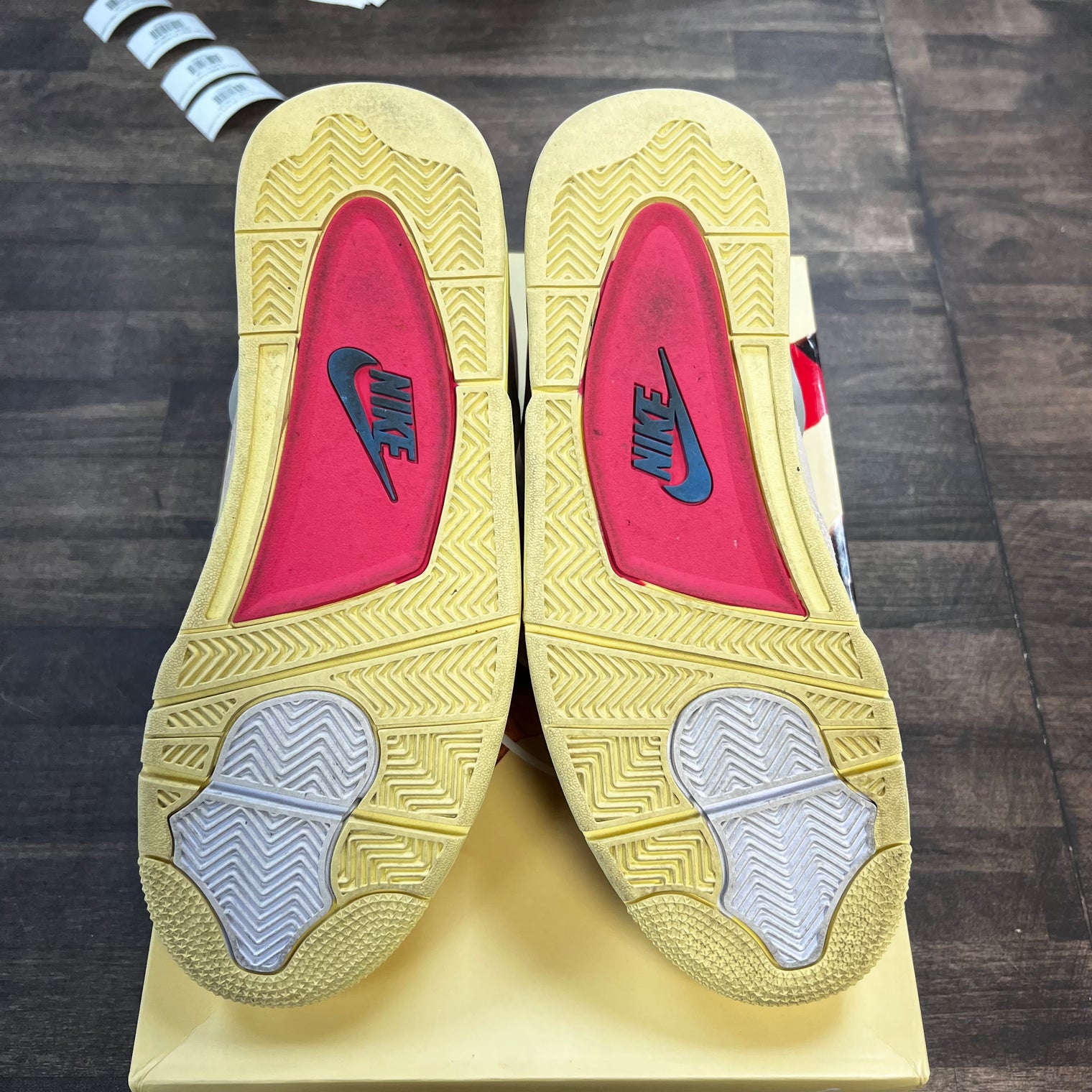Union Guava Jordan 4 (USED)