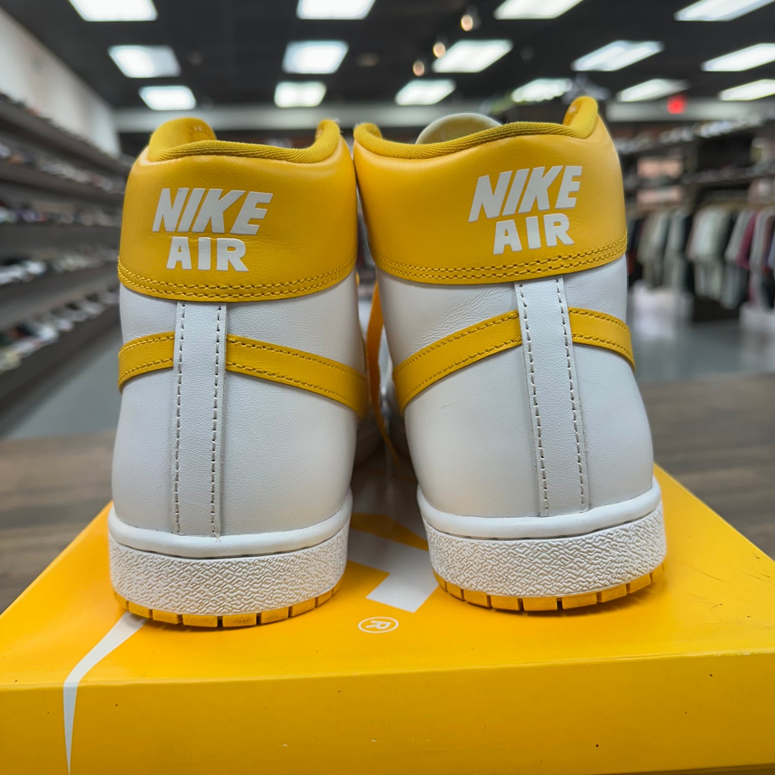 University Gold Nike Jordan Air Ship PE SP (USED)