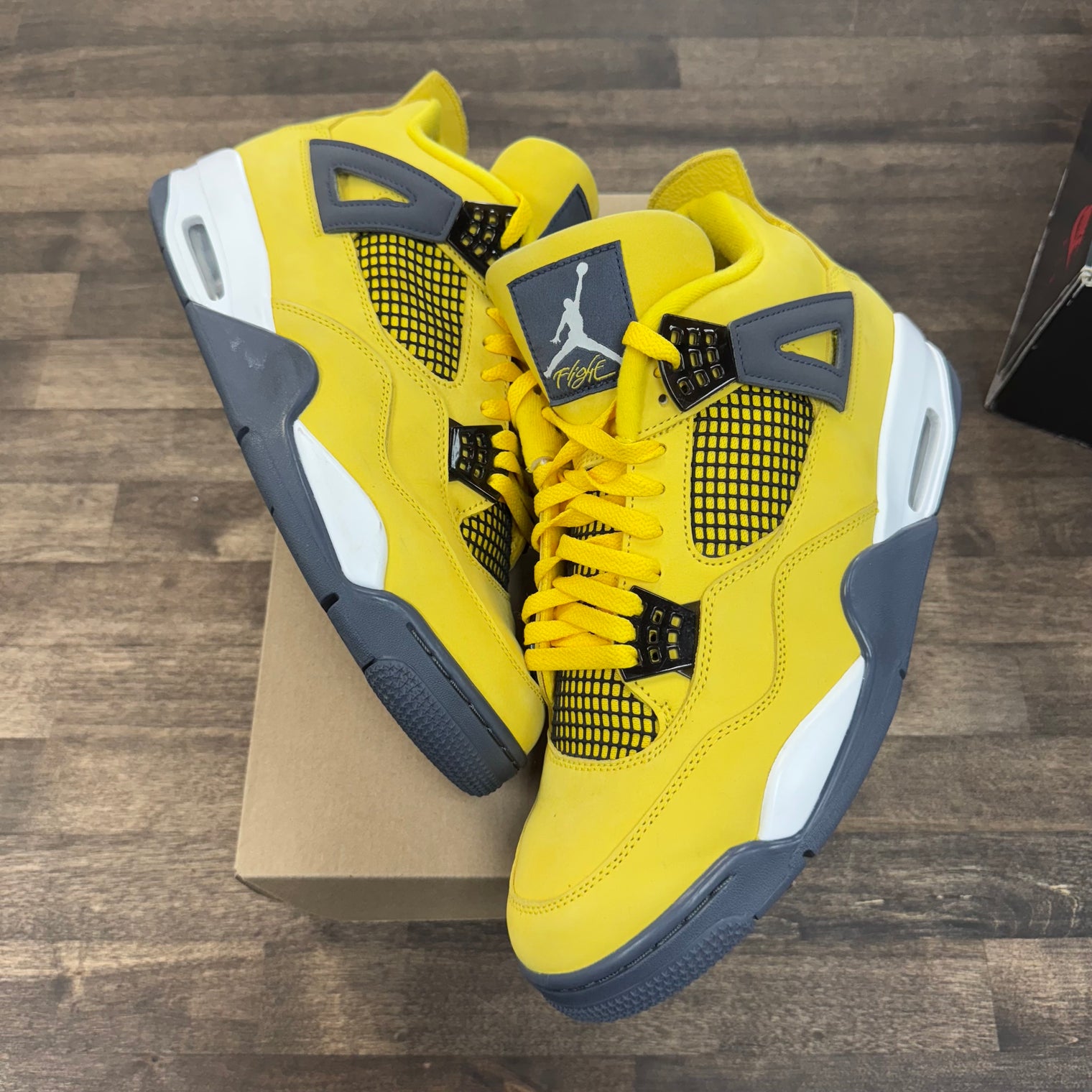 Lightning Jordan 4 Retro (USED, No Box)