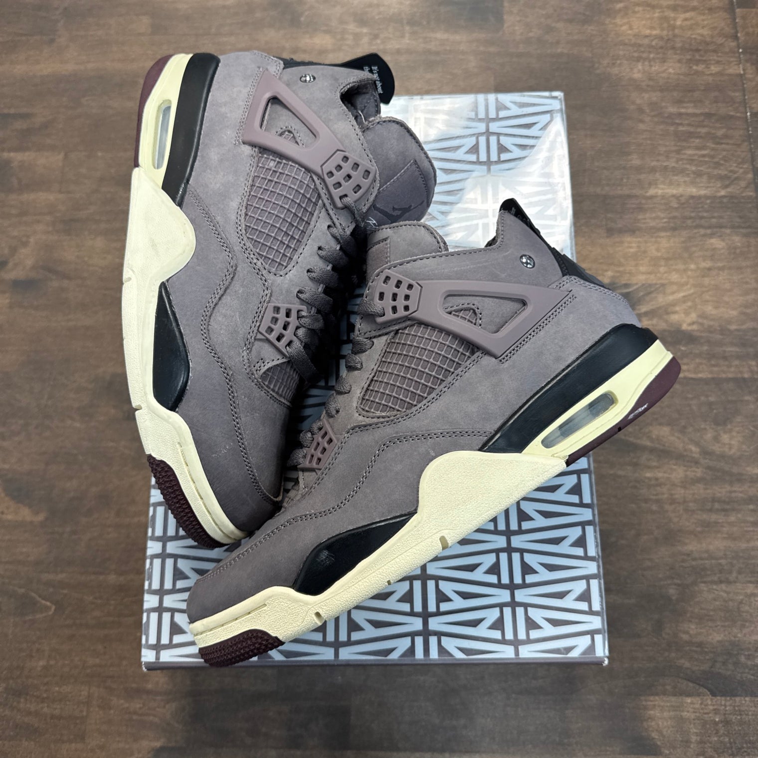 A Ma Maniere Violet Ore Jordan 4 (USED)